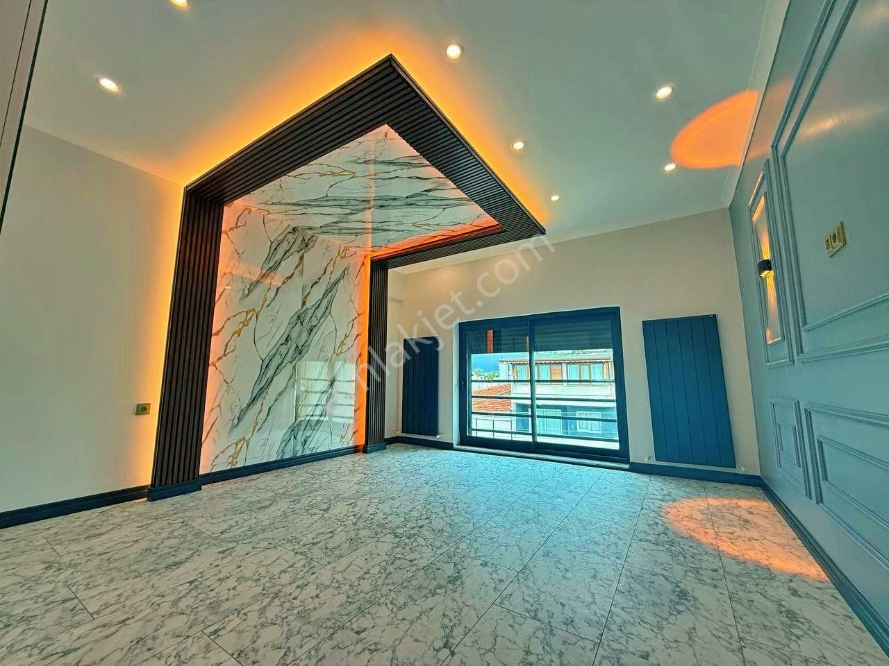 Uytundan Yenimahalle'de Denize 50 Metre Ultra Lüks 5+1 Villa - Görsel 14