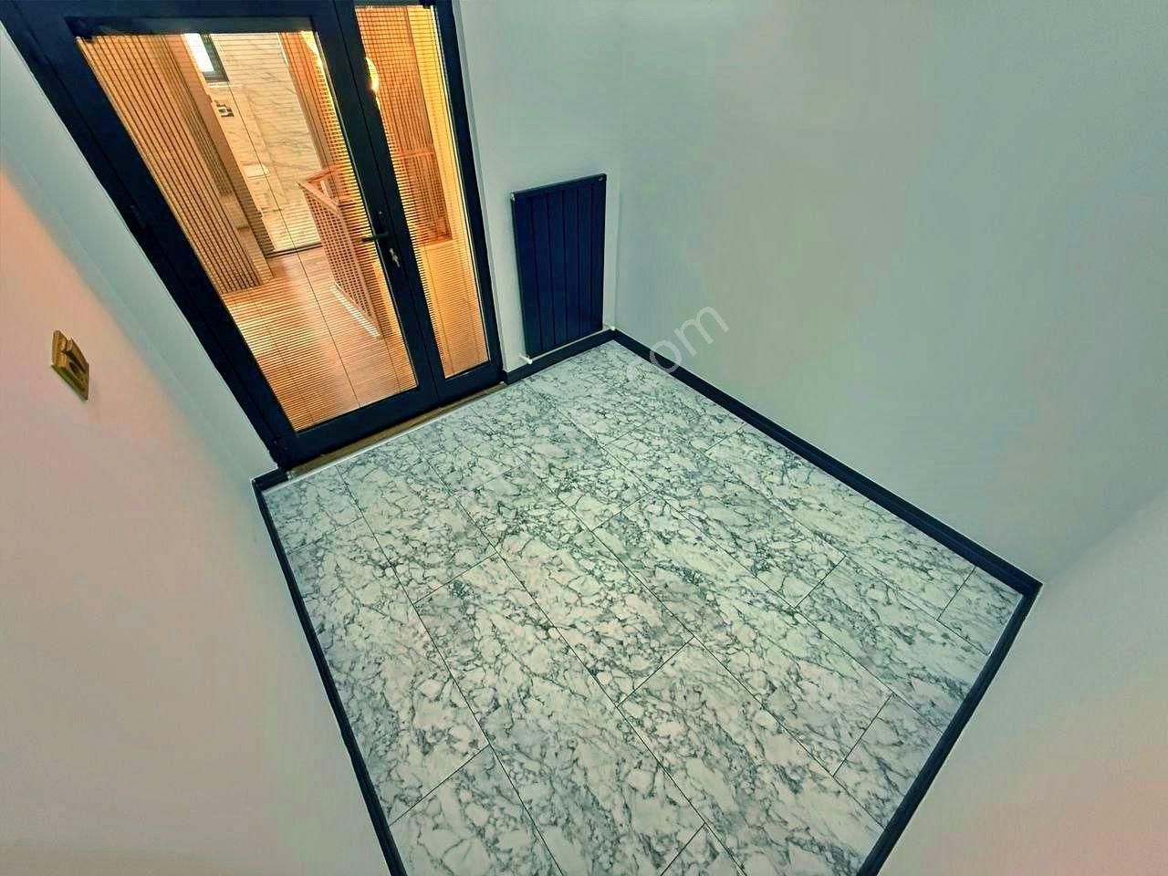 Uytundan Yenimahalle'de Denize 50 Metre Ultra Lüks 5+1 Villa - Görsel 25