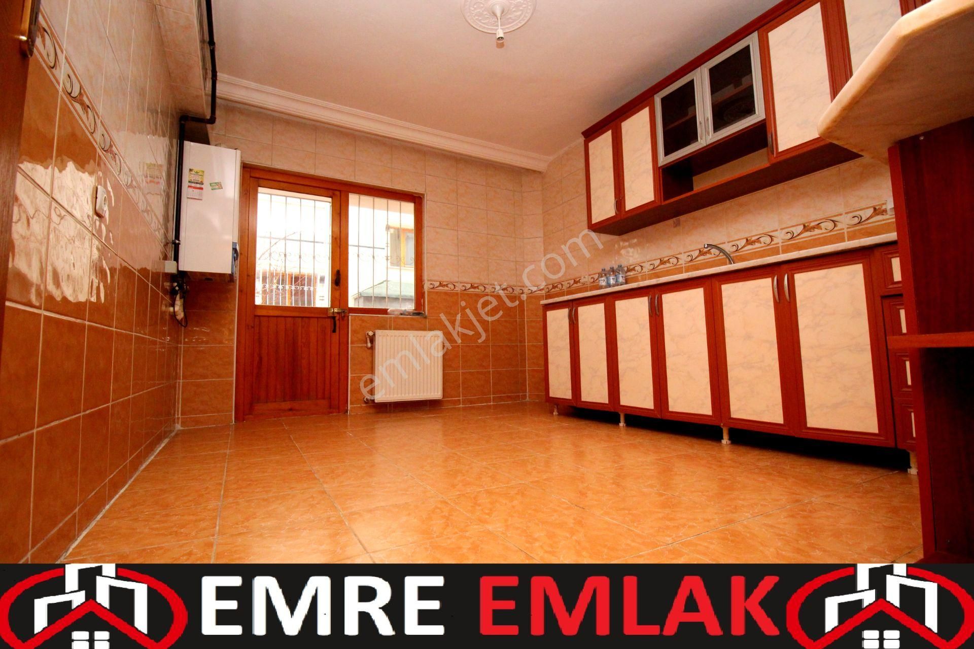 Emre Emlak'tan Atakent'te Ön Cephe Tren İstasyonu Yakını Kiralık 3+1 Daire