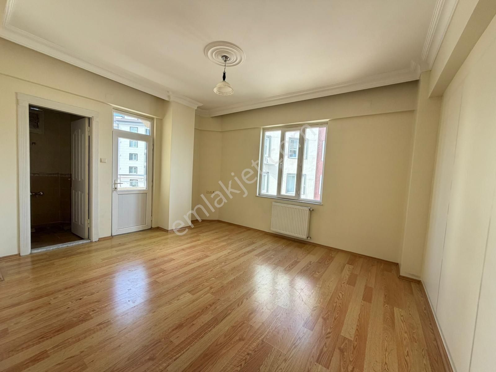 Nuray Gayrimenkulden Ertuğrulgazi Düzlükte Satılık 3+1