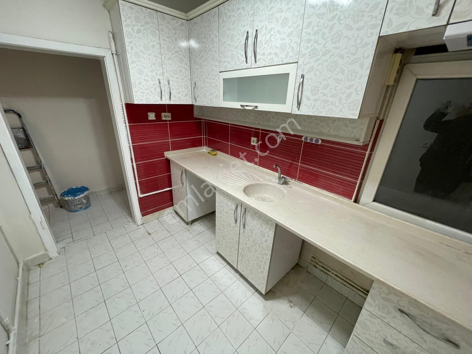 Arslan Emlak'tan 2+1 Ara Kat İçi Temiz Ve Yapılı Ön Cephe Daire