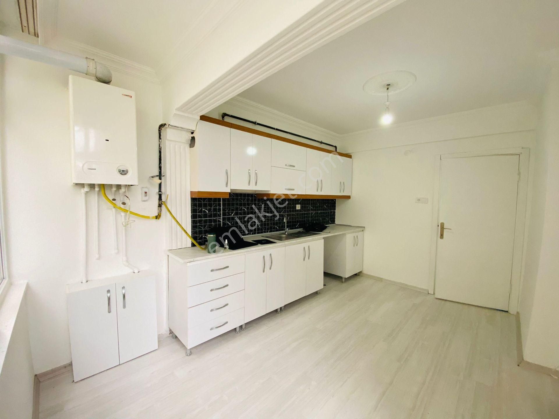 Merpa'dan // İstasyon Mah'de Kiralık // Kombili // 3+1