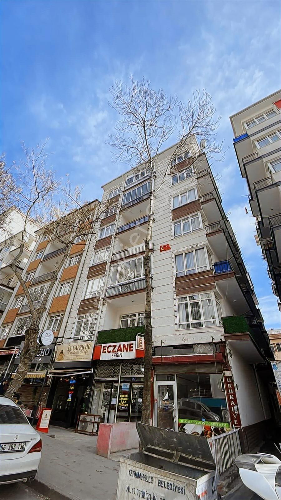 Arslan Emlaktan Metronun Yanında Satılık Daire