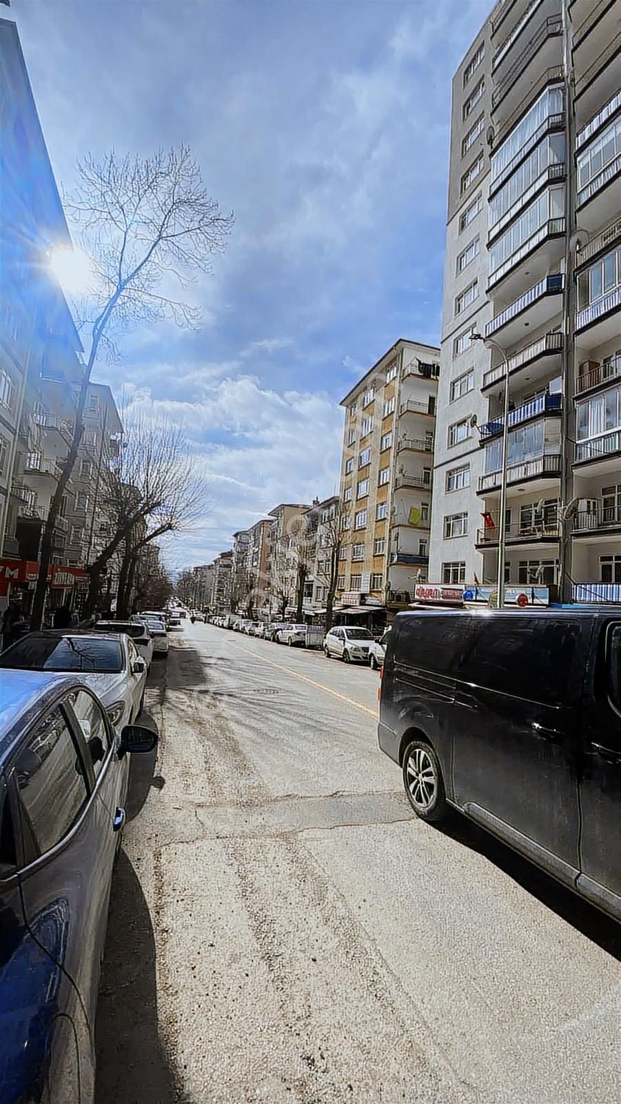 Arslan Emlaktan Metronun Yanında Satılık Daire - Görsel 4