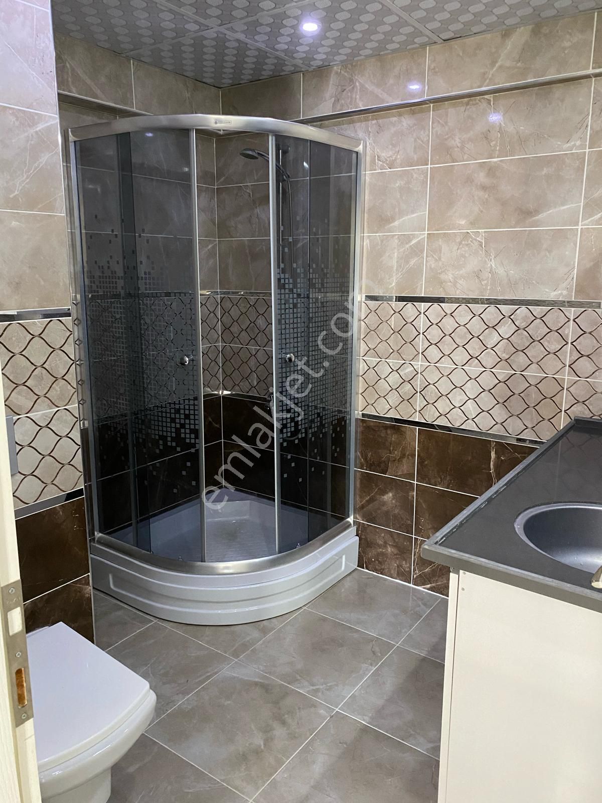 Tombul Emlaktan Cumhuriyet Mahallesinde Kiralık 2+1 Daire - Görsel 3