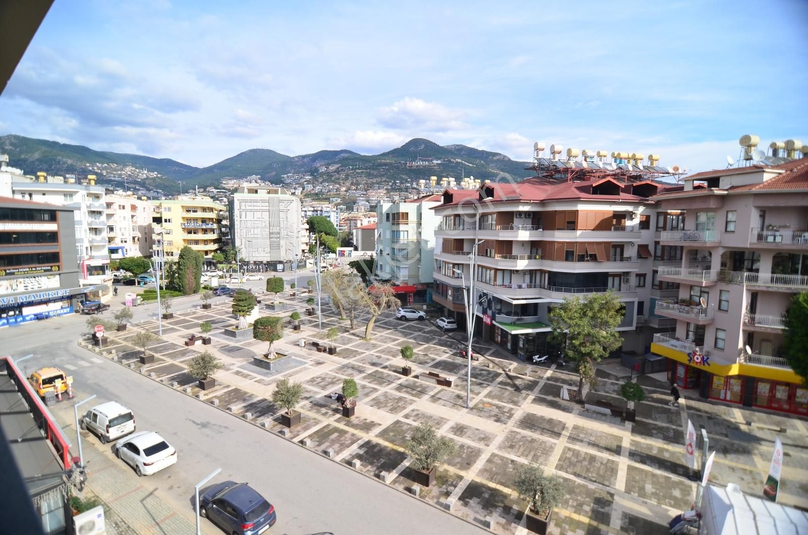 Alanya Güller Pınarı Mahallesi Plaza 'da Kiralık Ofis