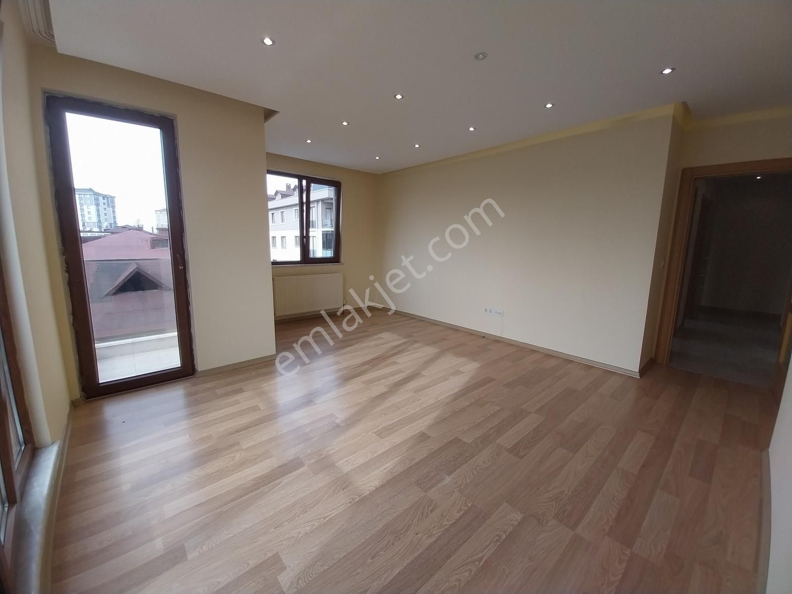 24 Saat Güvenlikli Sitede Kapanmaz Manzaralı Fırsat - Görsel 4