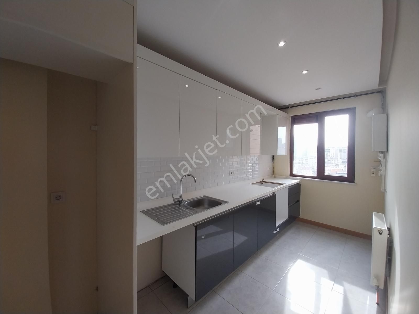 24 Saat Güvenlikli Sitede Kapanmaz Manzaralı Fırsat - Görsel 23