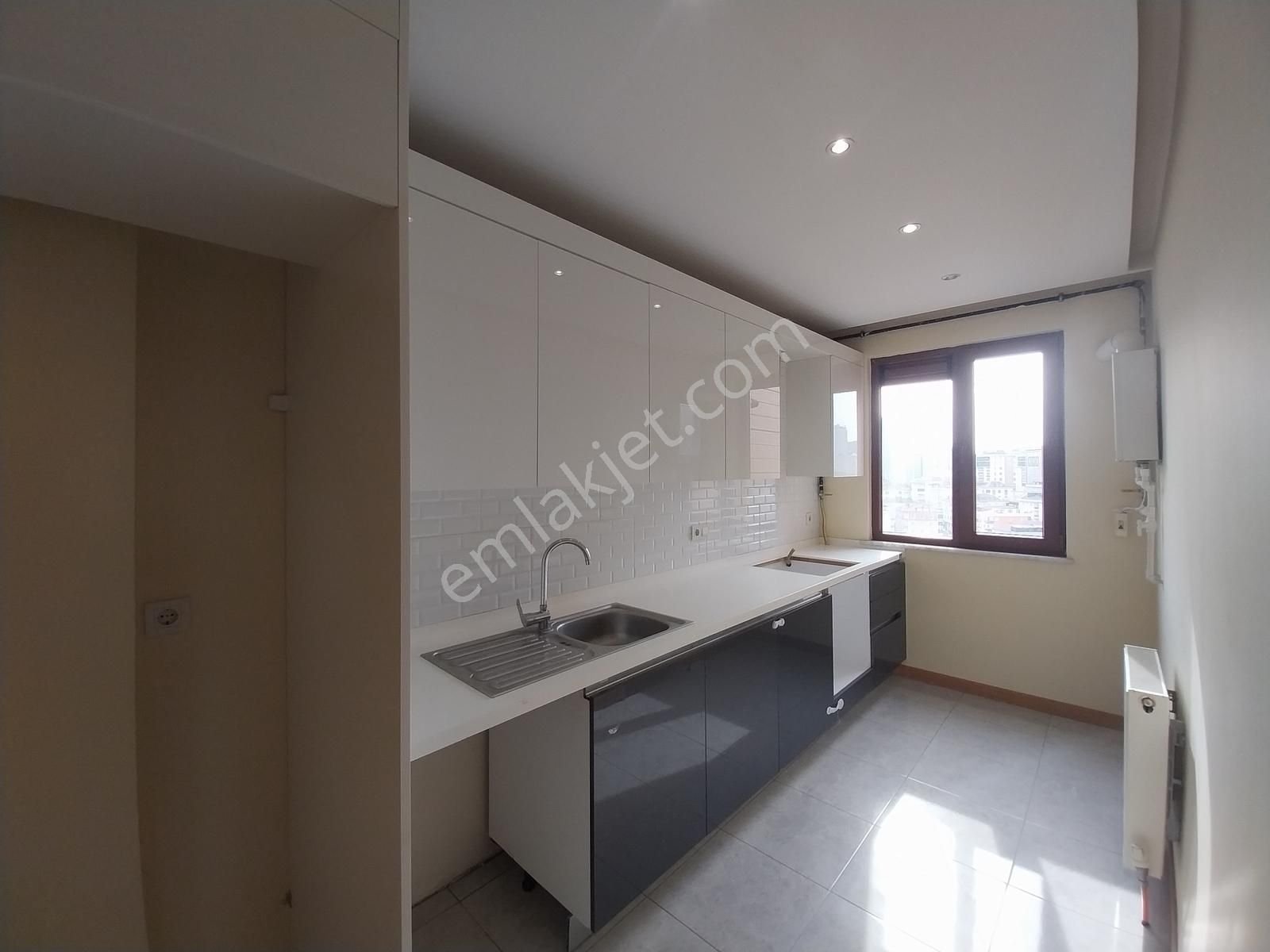 24 Saat Güvenlikli Sitede Kapanmaz Manzaralı Fırsat - Görsel 15