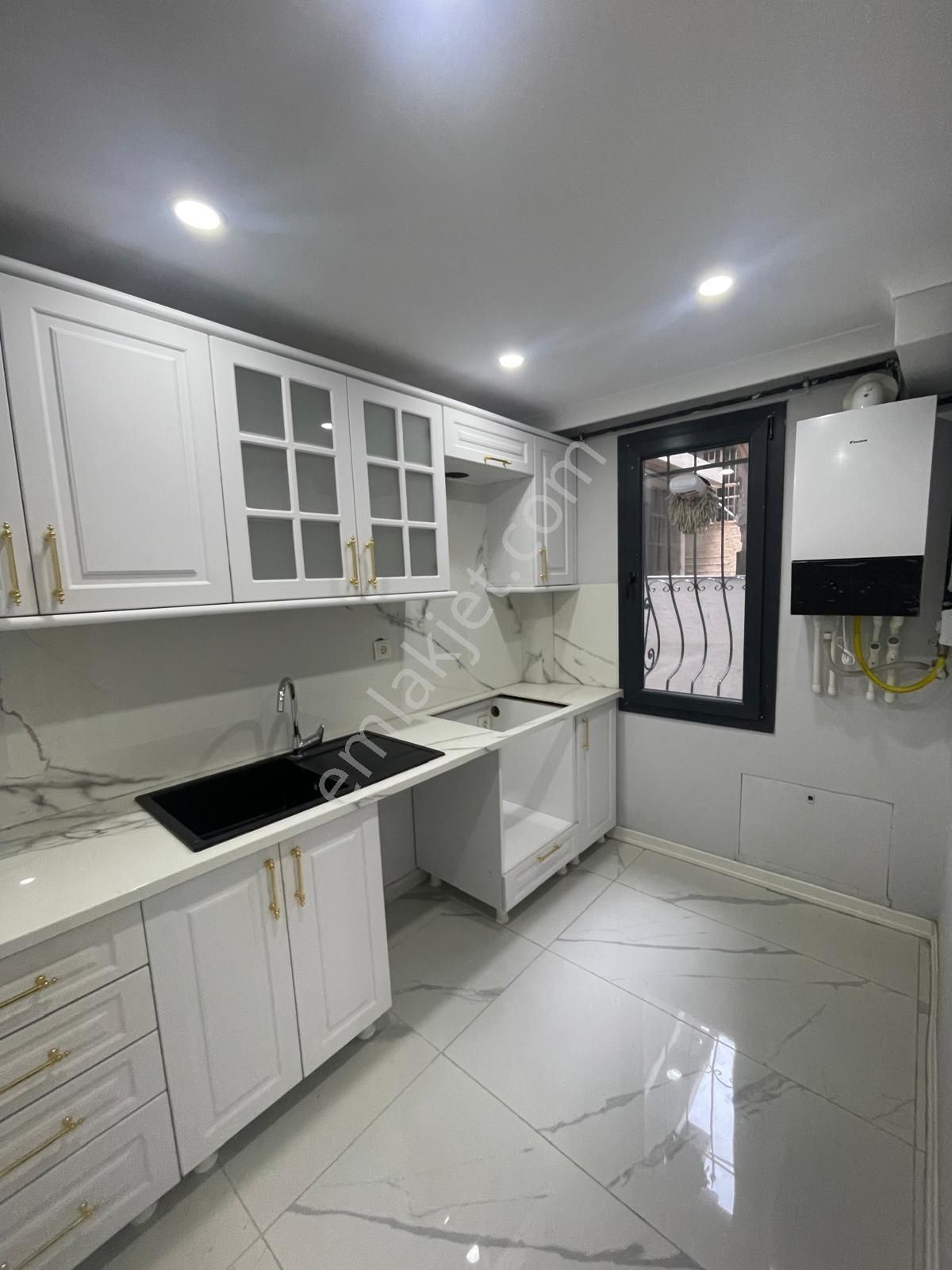 Fatih Mah.metroya Çok Yakın 3+1 100 M2 Bahçe Katı Sıfır Daire - Görsel 7