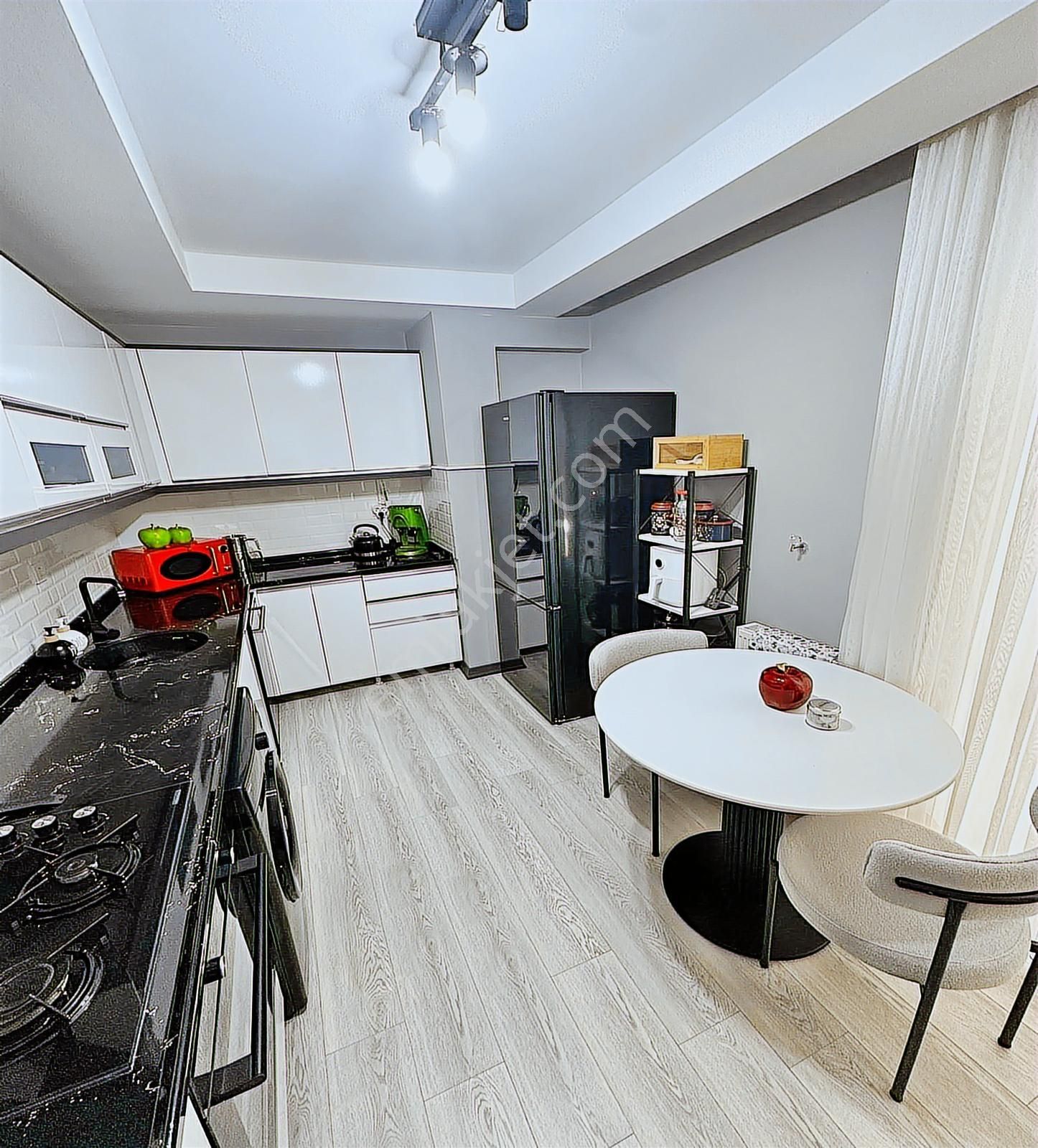 Karakaya Mahallesi'de Lüks Yapılı Merkezi Konumda Emsalsiz Daire - Görsel 23