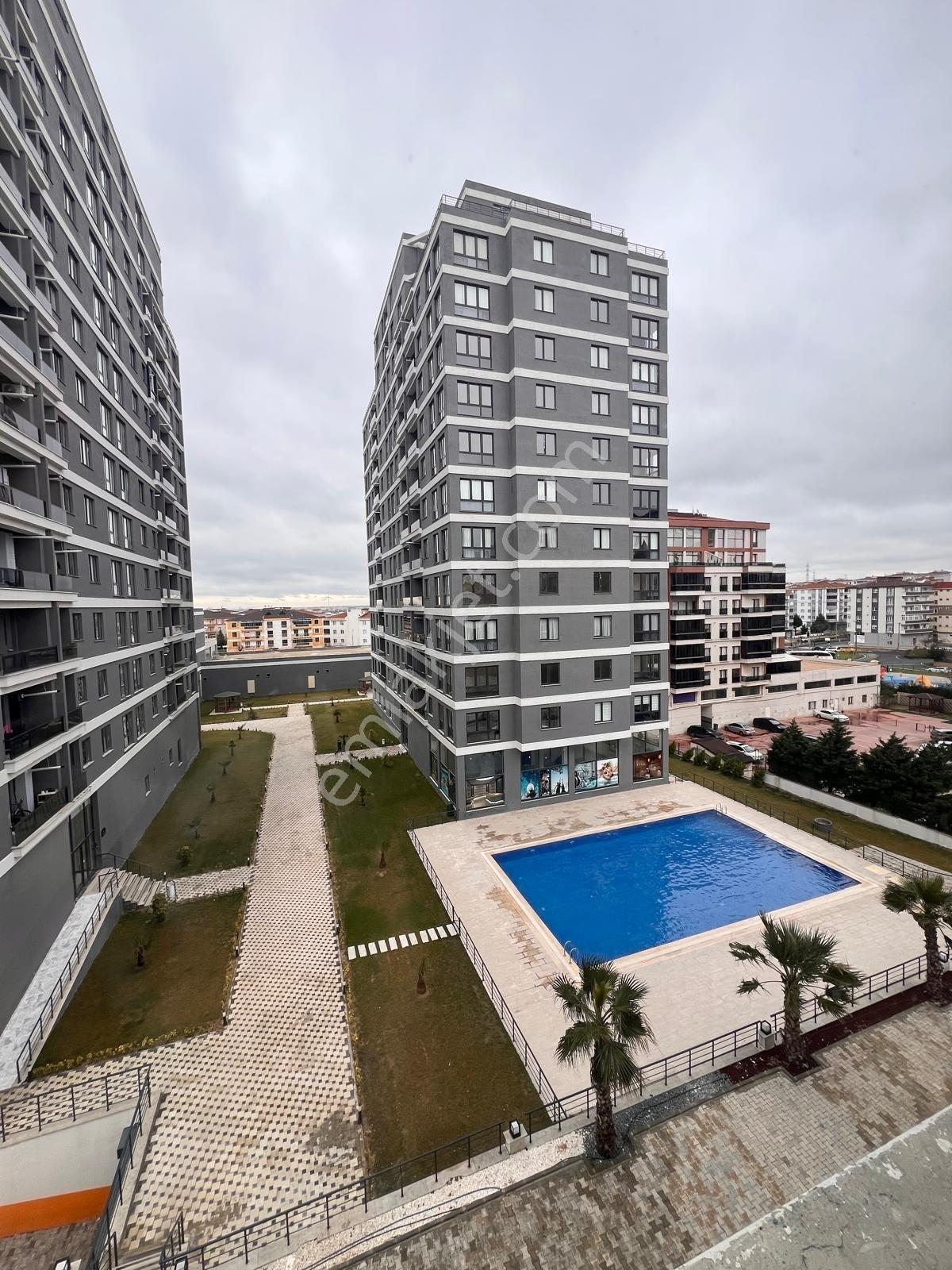 Kazımiye Mah.bey Rezidans'ta 1+1 Havuzlu Site İçi Satılık Daire