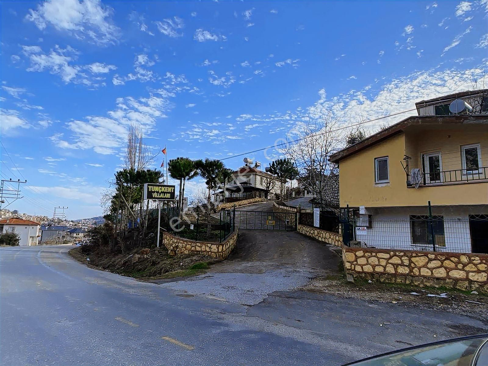 New Formdan Dağ Ve Doğa Manzaralı Satılık Villa