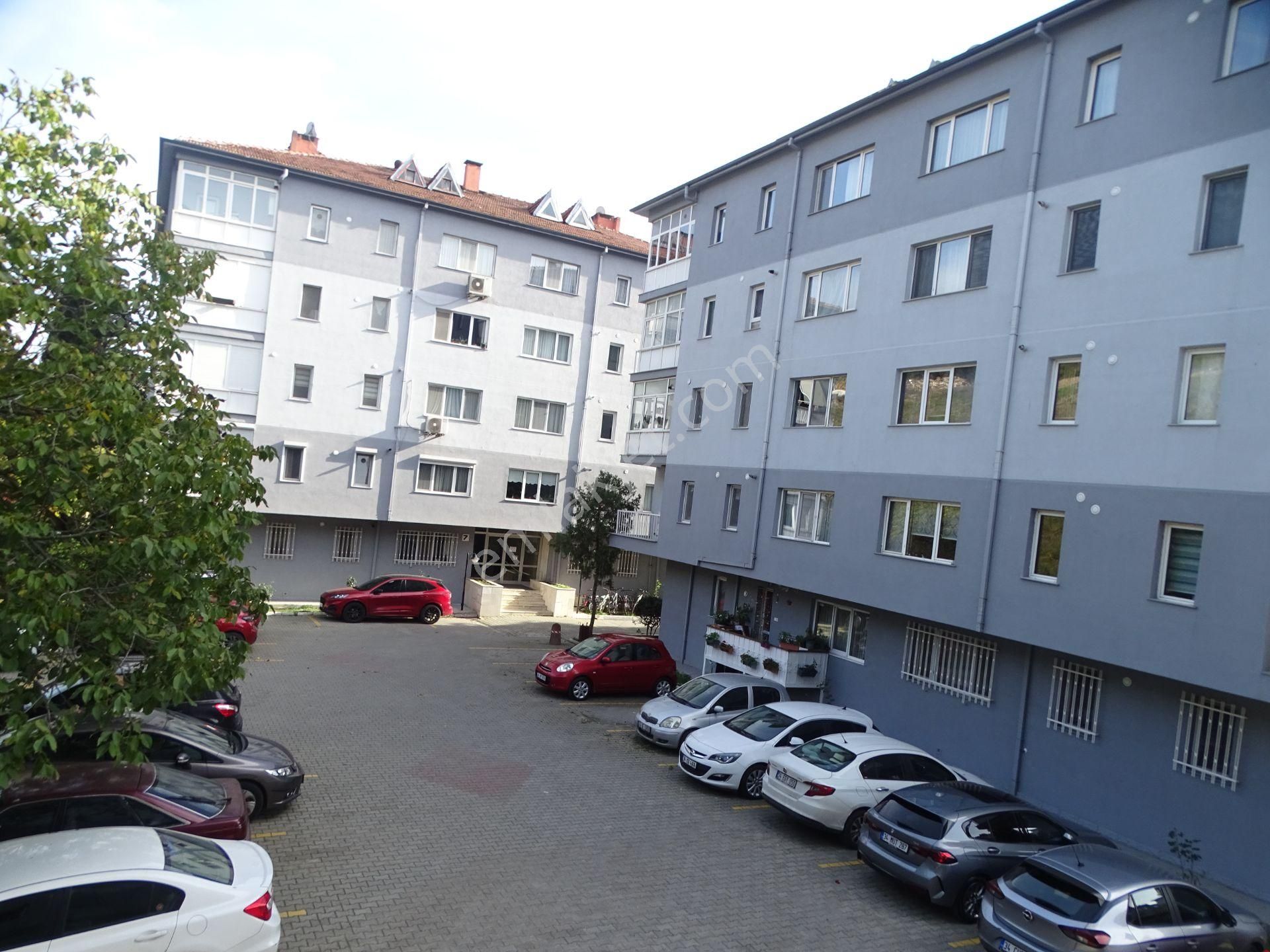 İstinye Boğaziçi Sitesi 4+1 Çatı Dubleks Kombili Daire