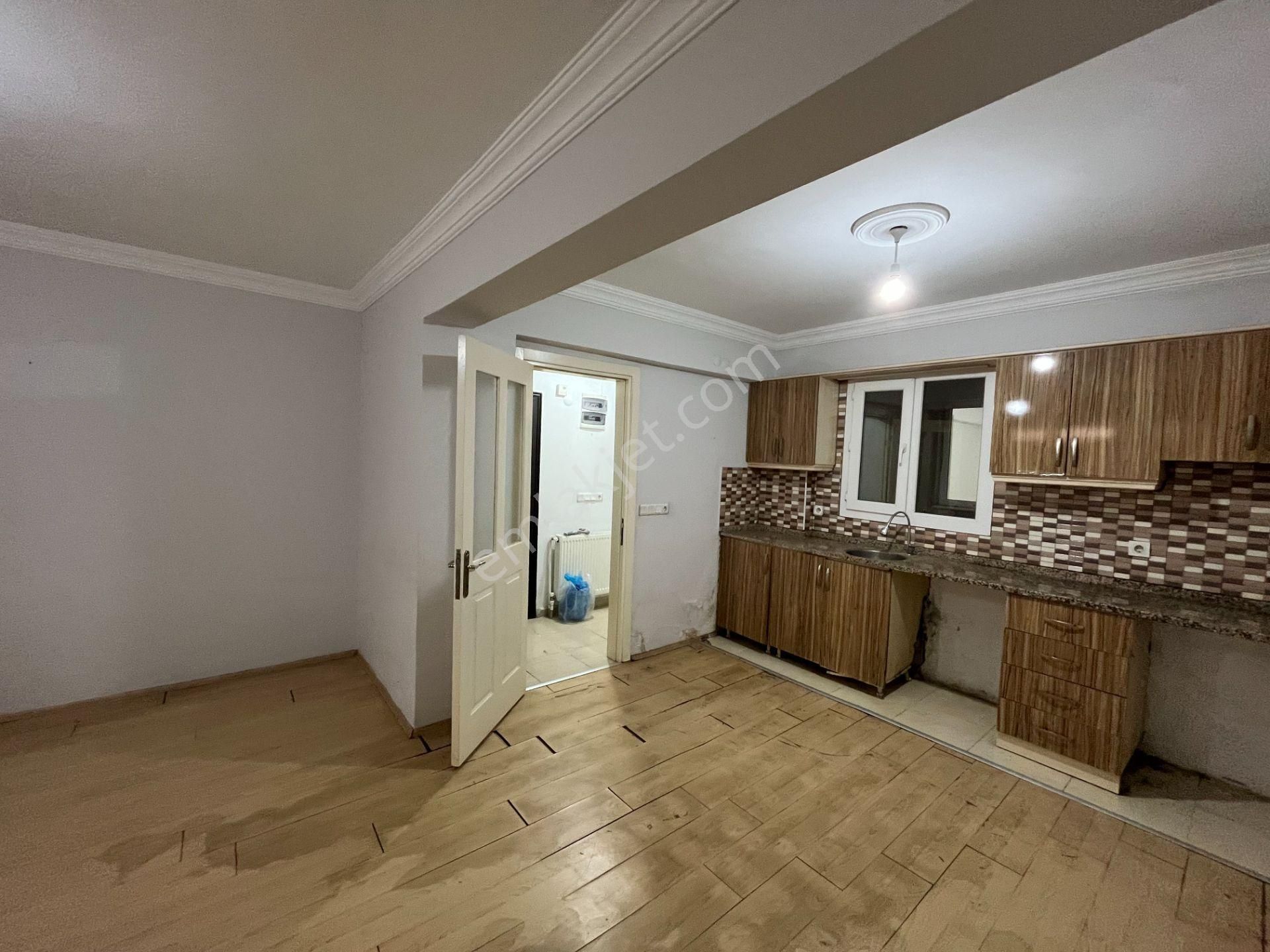 Seferihisar Pazar Yerinde, Teraslı Ve Balkonlu Satılık 3+1 Daire - Görsel 3