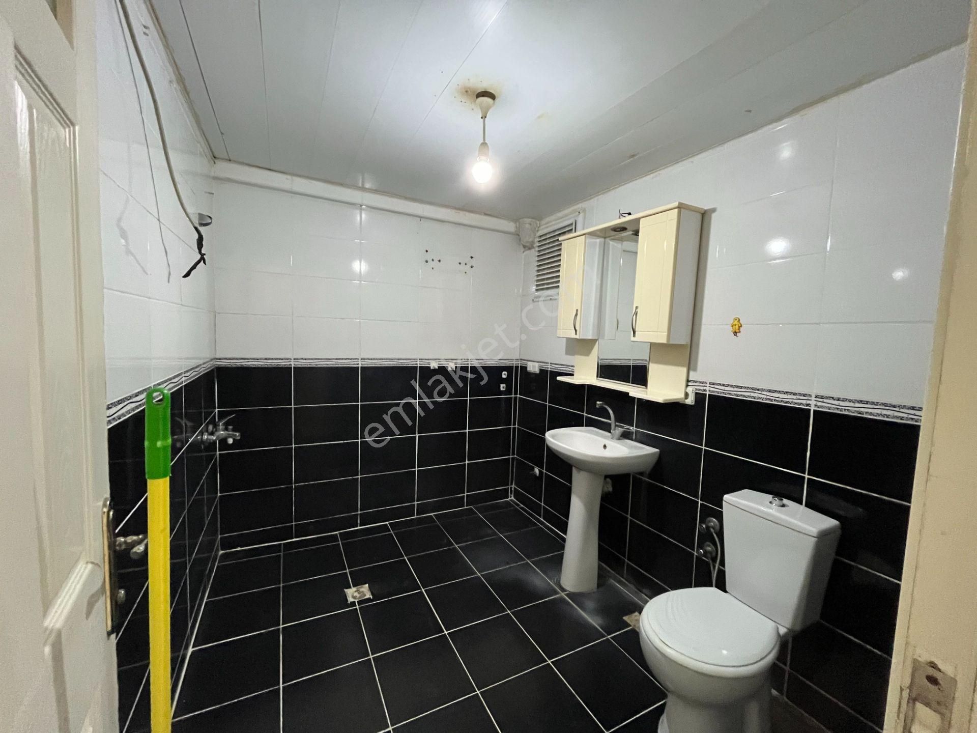 Seferihisar Pazar Yerinde, Teraslı Ve Balkonlu Satılık 3+1 Daire - Görsel 8