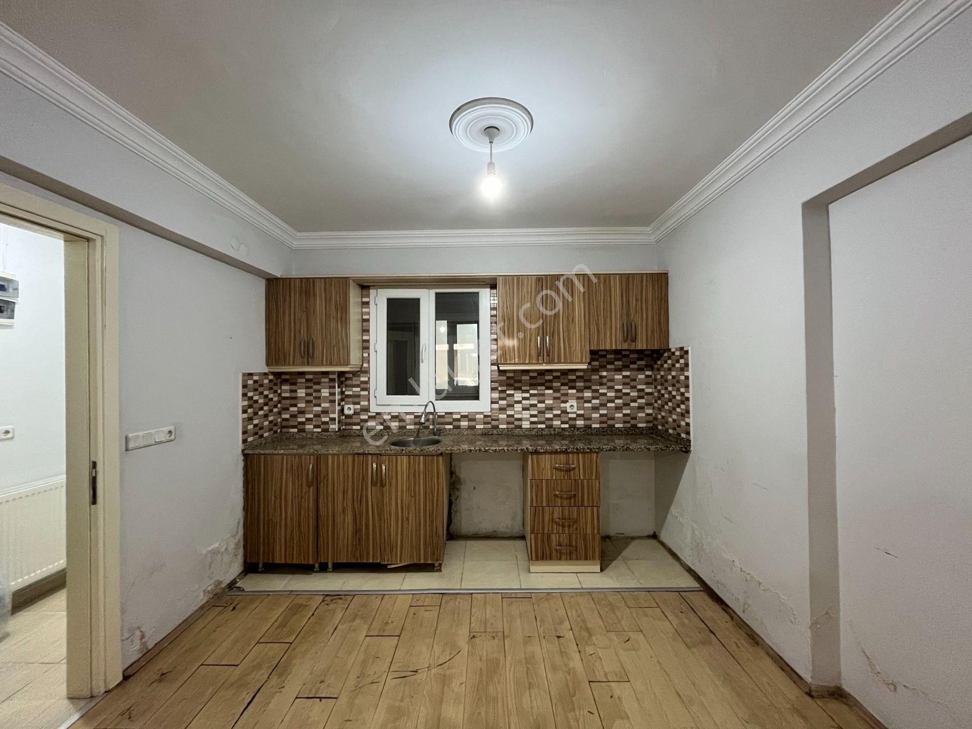 Seferihisar Pazar Yerinde, Teraslı Ve Balkonlu Satılık 3+1 Daire - Görsel 4