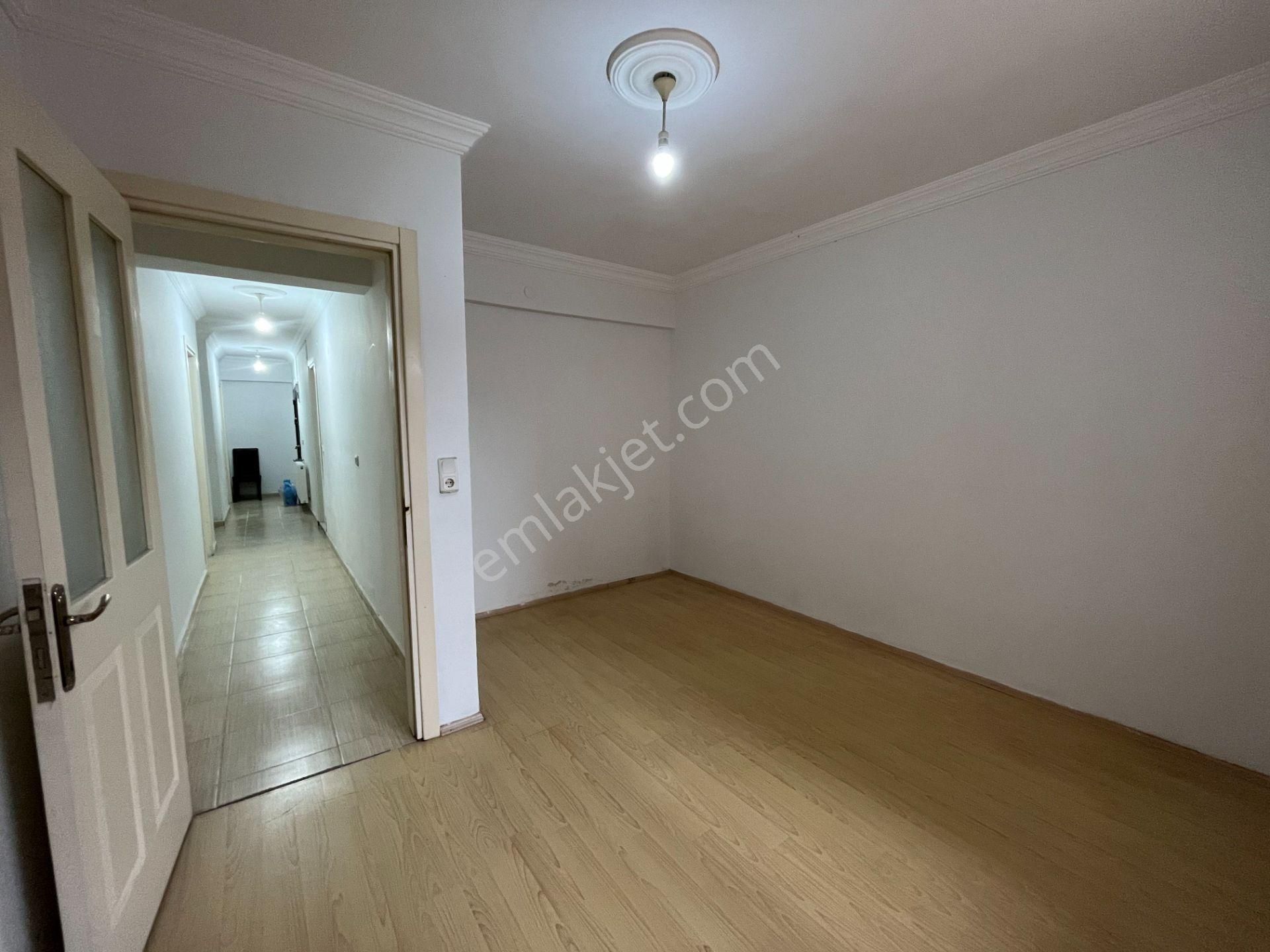 Seferihisar Pazar Yerinde, Teraslı Ve Balkonlu Satılık 3+1 Daire - Görsel 15