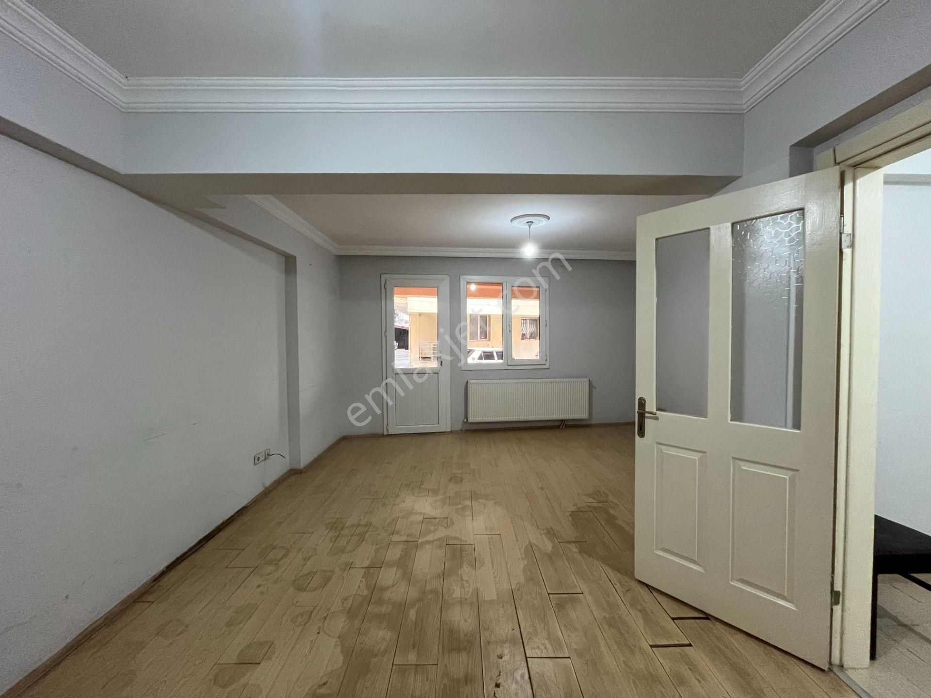 Seferihisar Pazar Yerinde, Teraslı Ve Balkonlu Satılık 3+1 Daire - Görsel 5