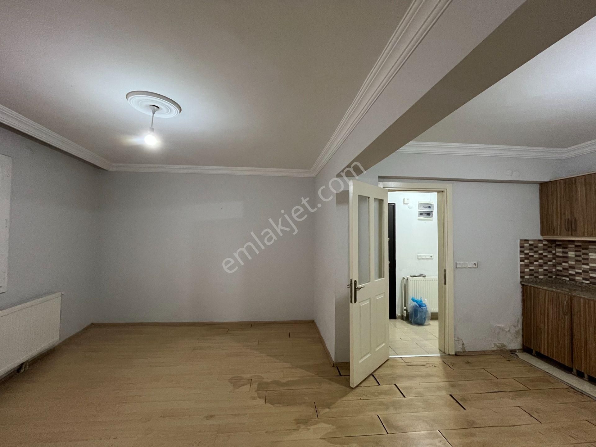 Seferihisar Pazar Yerinde, Teraslı Ve Balkonlu Satılık 3+1 Daire - Görsel 2