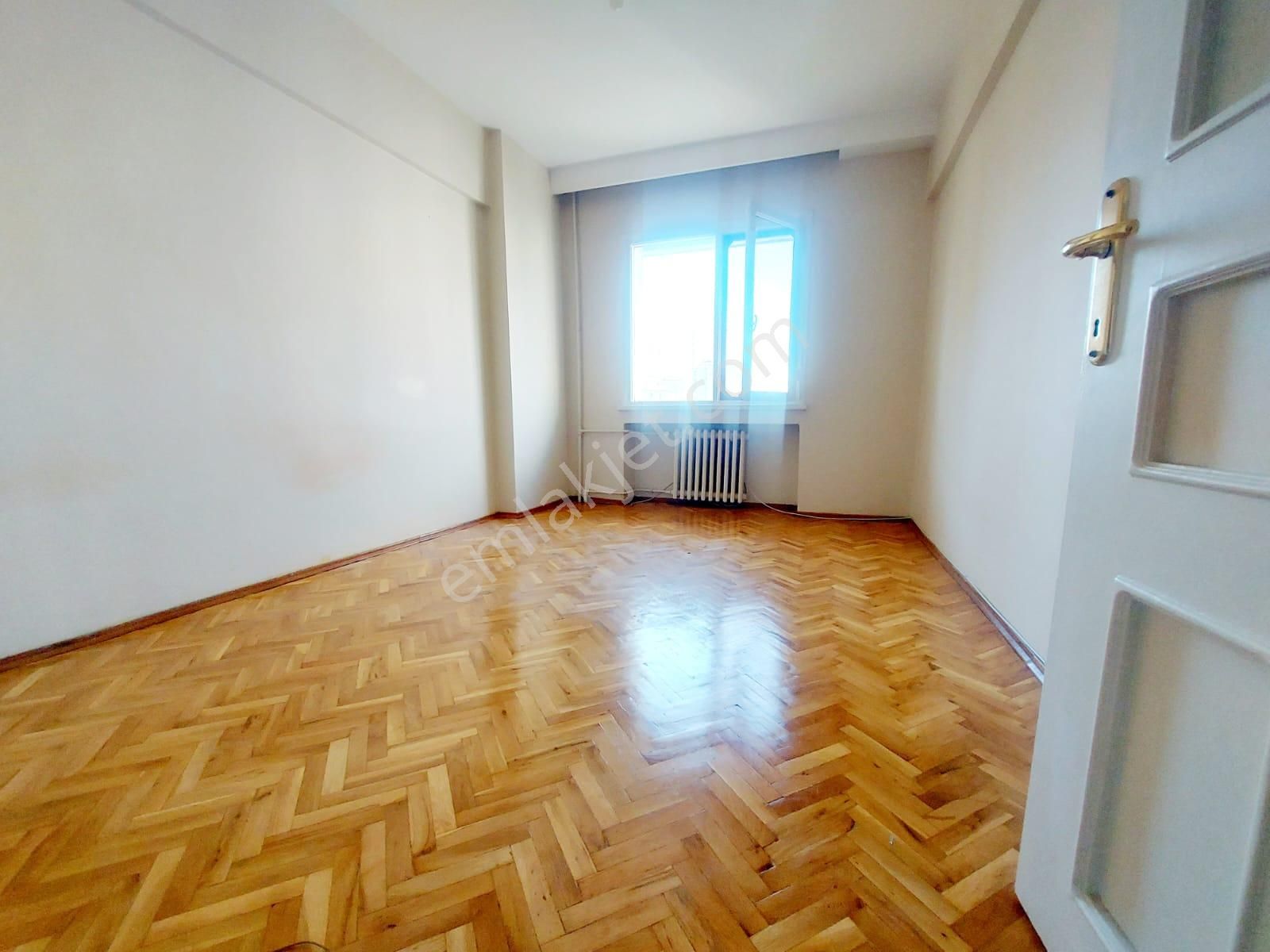 Erenköy Kazım Karabekir'de Yatırımlık Geniş 3+1 40m2 Şömineli Salon Otoparklı - Görsel 18