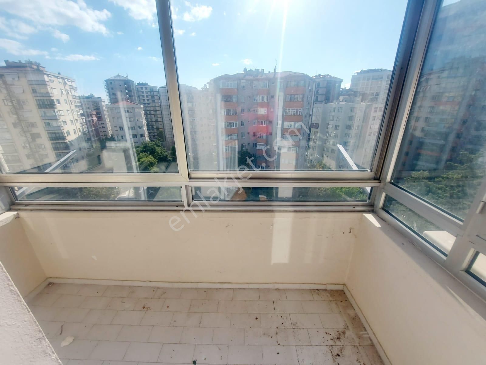 Erenköy Kazım Karabekir'de Yatırımlık Geniş 3+1 40m2 Şömineli Salon Otoparklı - Görsel 6