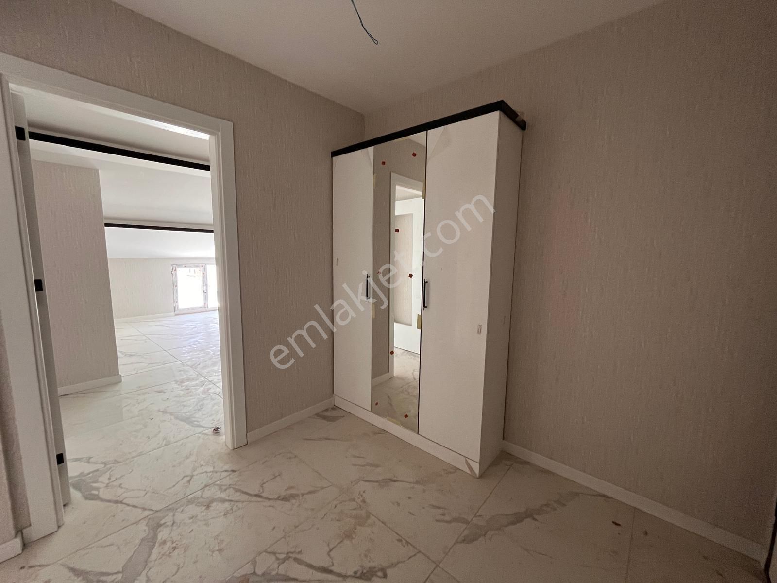 Erenköy Mahallesinde 4+1 Ayrı Girişli Dubleks Sıfır Daire - Görsel 24