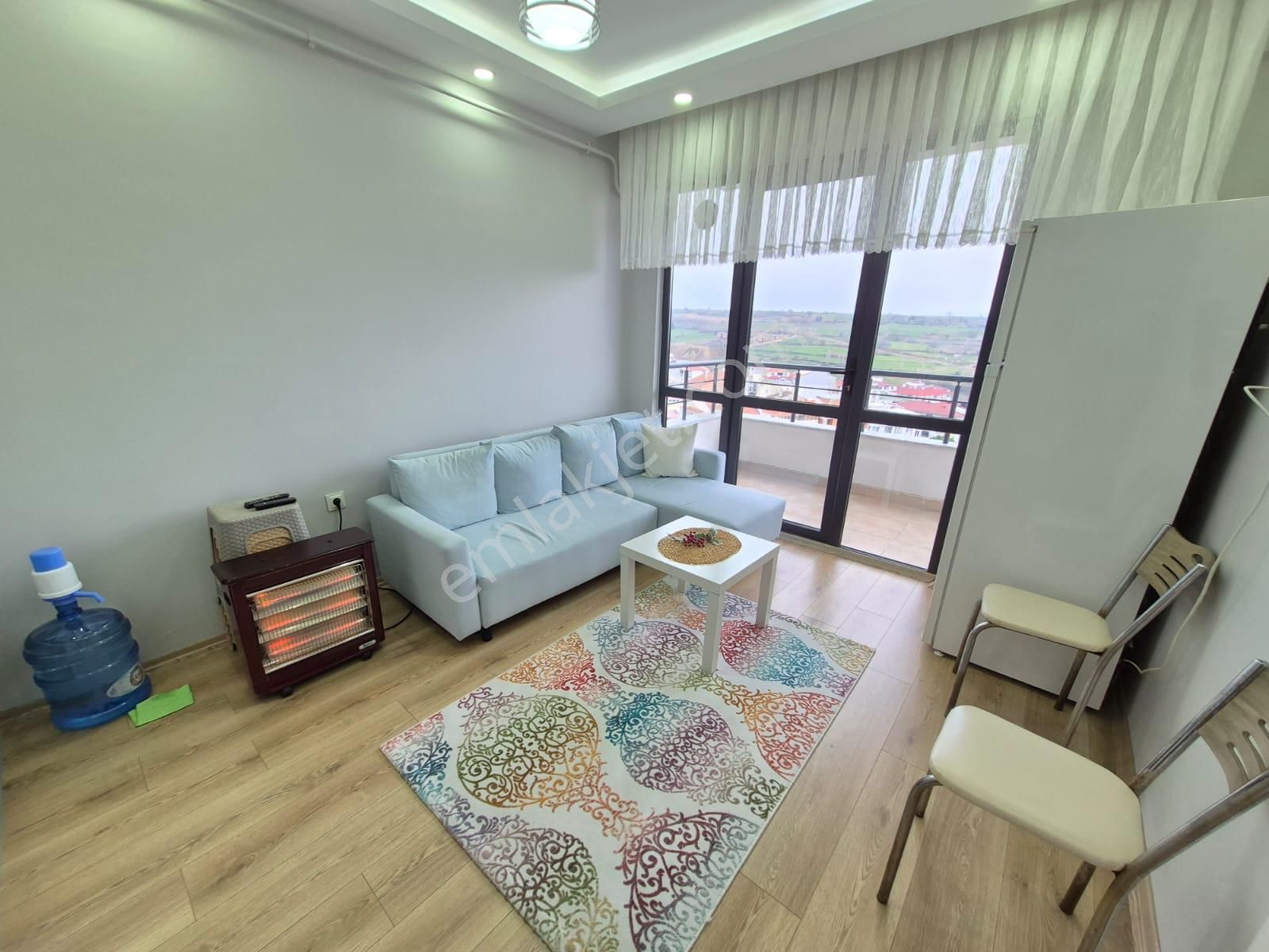 Delux'den Cadde Üzerinde Şehir Ve Deniz Manzaralı Eşyalı 1+1 - Görsel 2