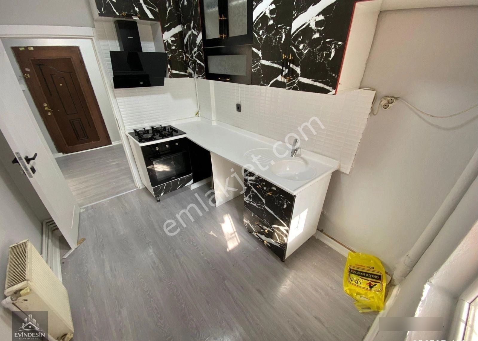 Yakacık Mahallesinde 3+1 Ön Cephe Balkonlu Yapılı Satılık Daire - Görsel 21