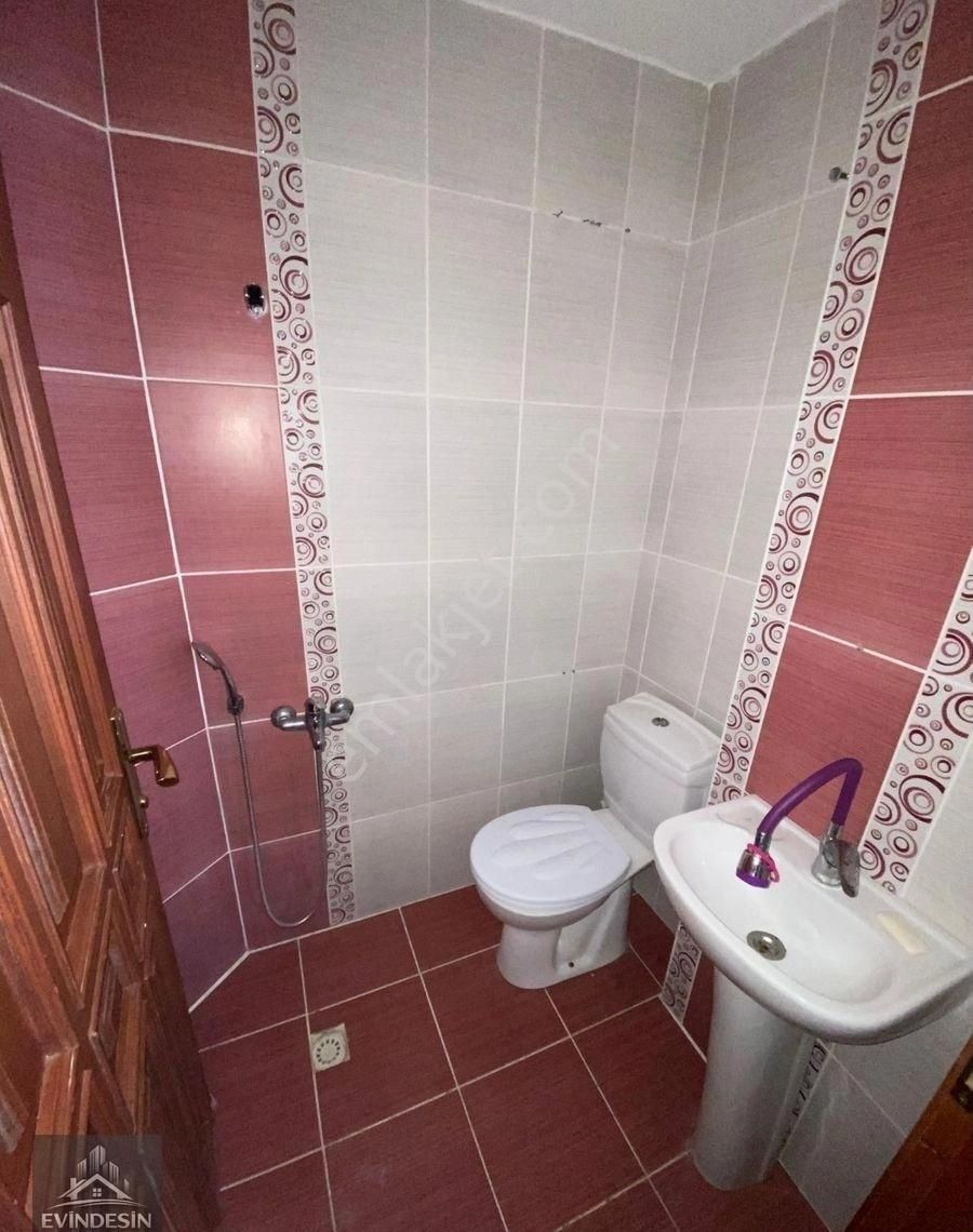 Bağlarbaşı Mahallesinde 1.kat Ön Cephe 4+1 Asansörlü Full+full Satılık