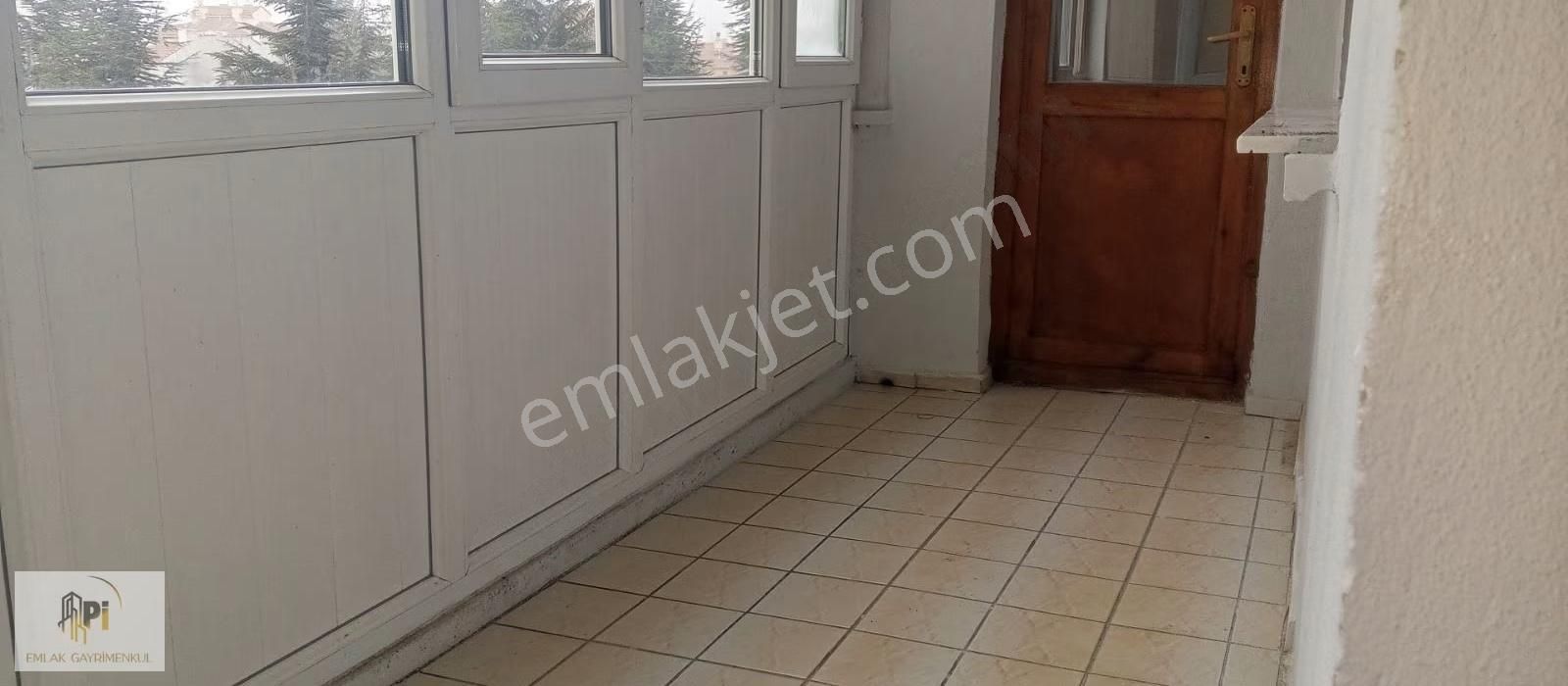 Pi Emlak'tan Kiralık 3+1 Daire 3 Kat Olup Önū Açik Bir Dair - Görsel 3