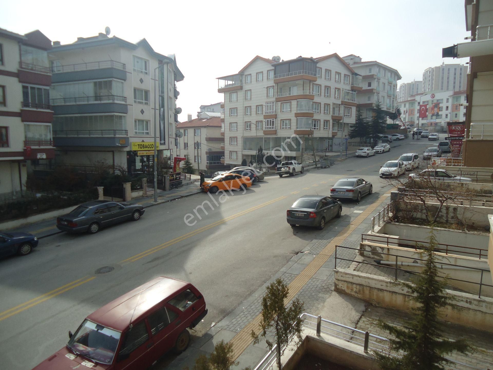 Krc'den Merkezi Konumda Asansörlü 1.katta Satılık 3+1 Daire - Görsel 23