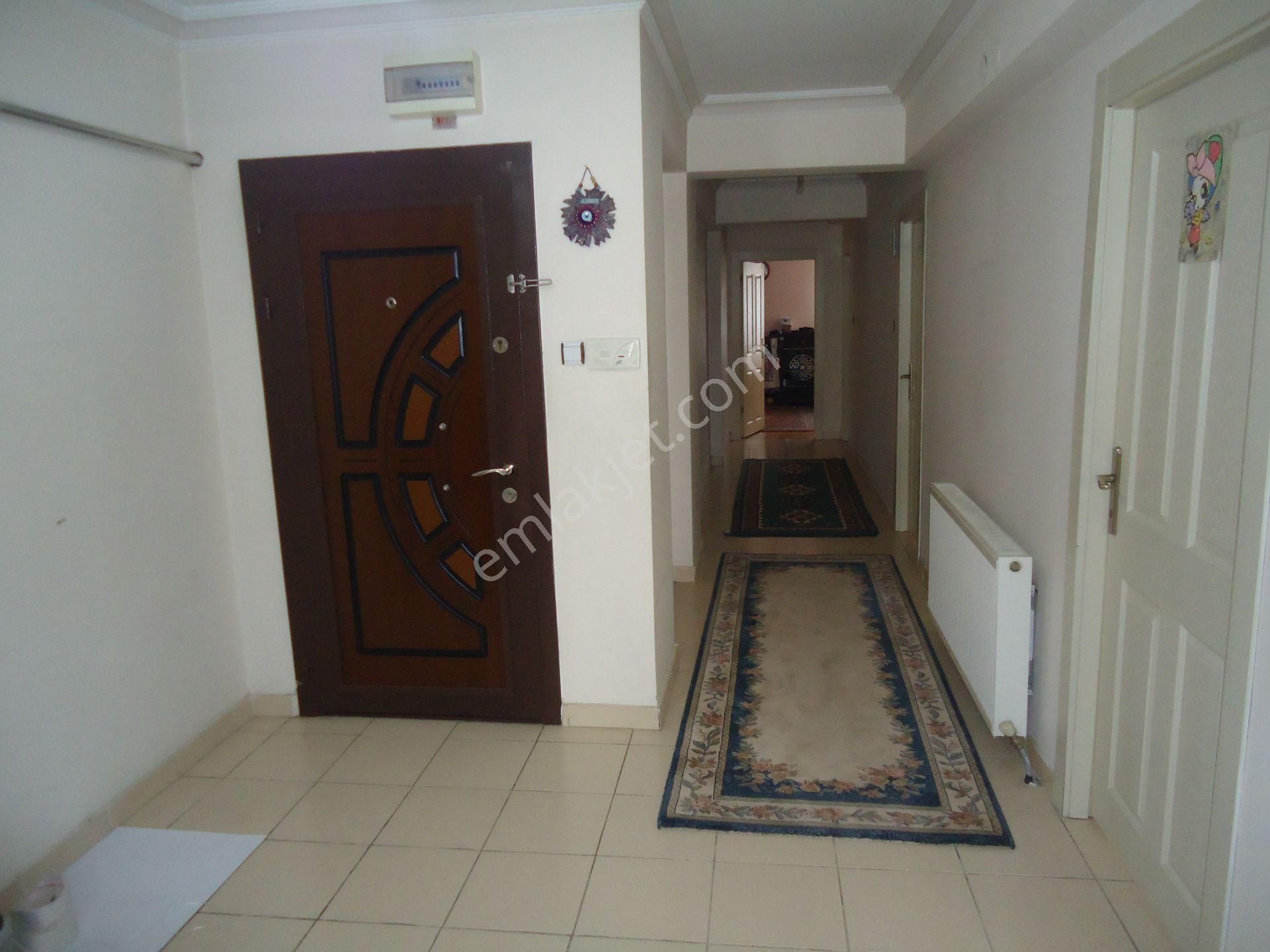 Krc'den Merkezi Konumda Asansörlü 1.katta Satılık 3+1 Daire - Görsel 5