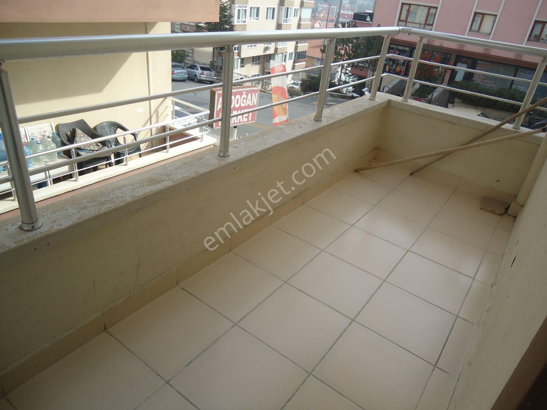 Krc'den Merkezi Konumda Asansörlü 1.katta Satılık 3+1 Daire - Görsel 15