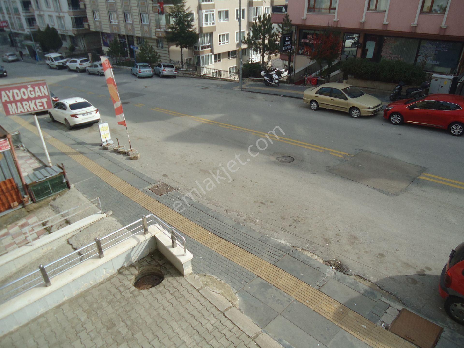 Krc'den Merkezi Konumda Asansörlü 1.katta Satılık 3+1 Daire - Görsel 26