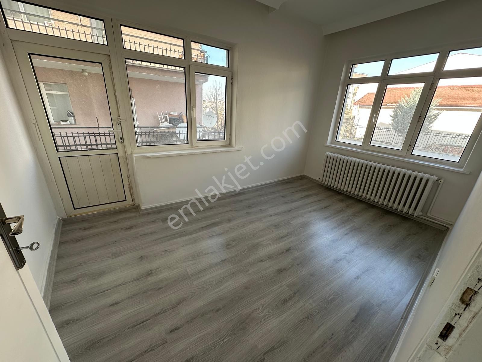 Seyranbağları Bağlar Caddesinde Komple Yenilenmiş Kiralık Daire - Görsel 9