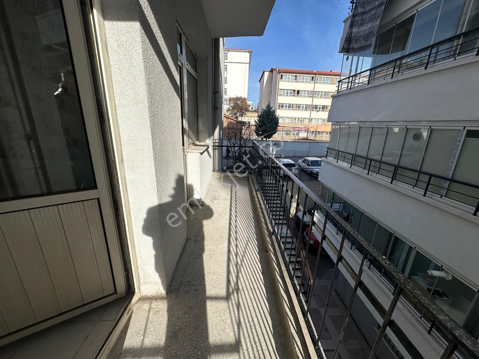 Seyranbağları Bağlar Caddesinde Komple Yenilenmiş Kiralık Daire - Görsel 15