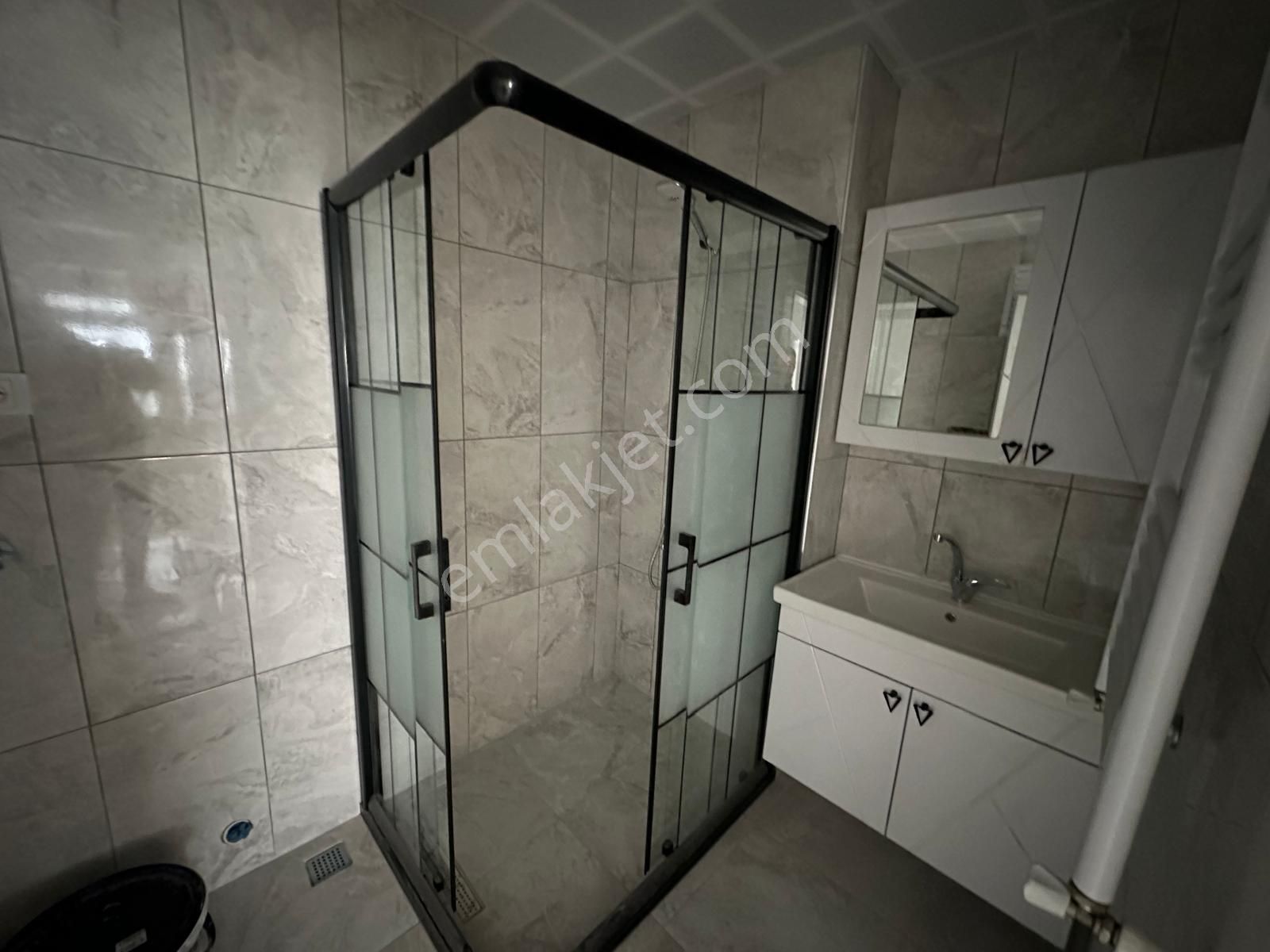 Seyranbağları Bağlar Caddesinde Komple Yenilenmiş Kiralık Daire - Görsel 12