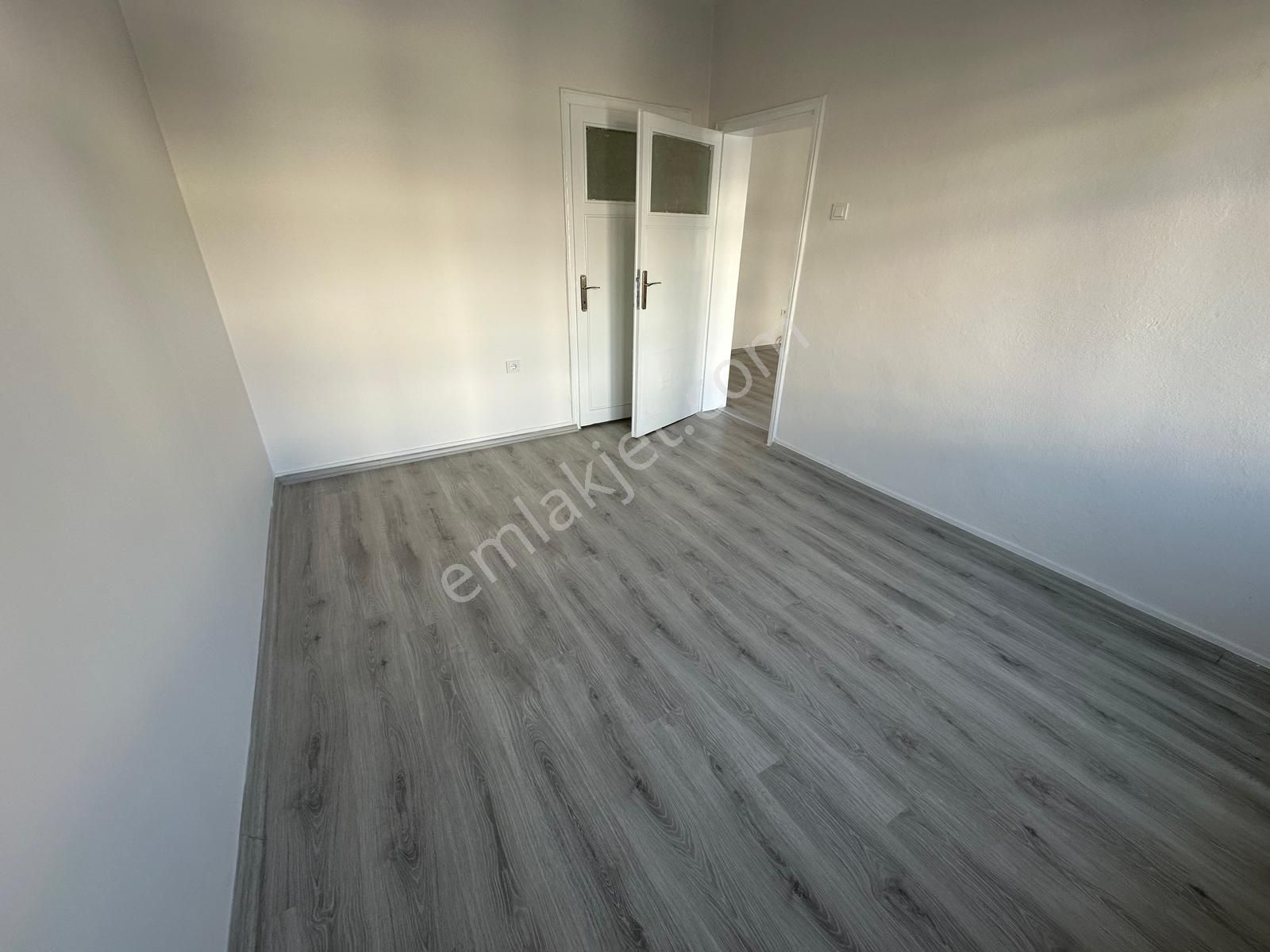 Seyranbağları Bağlar Caddesinde Komple Yenilenmiş Kiralık Daire - Görsel 4