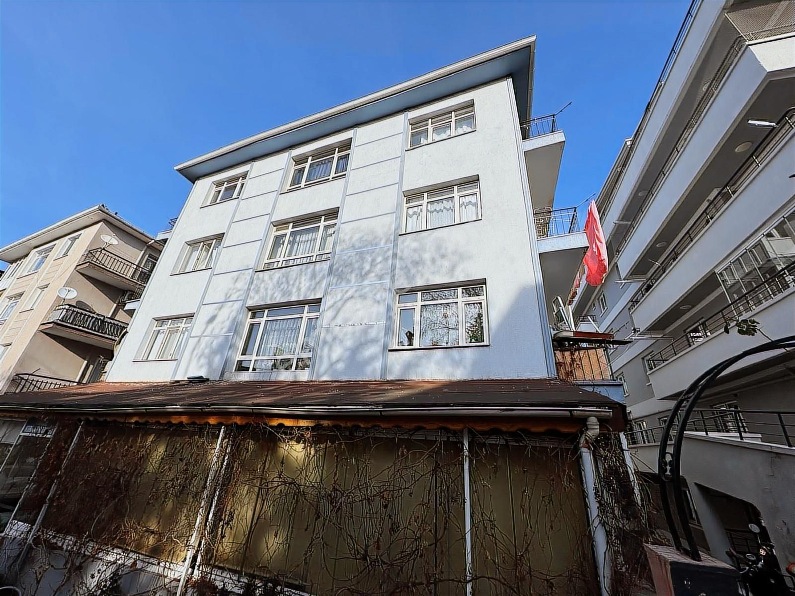 Seyranbağları Bağlar Caddesinde Komple Yenilenmiş Kiralık Daire