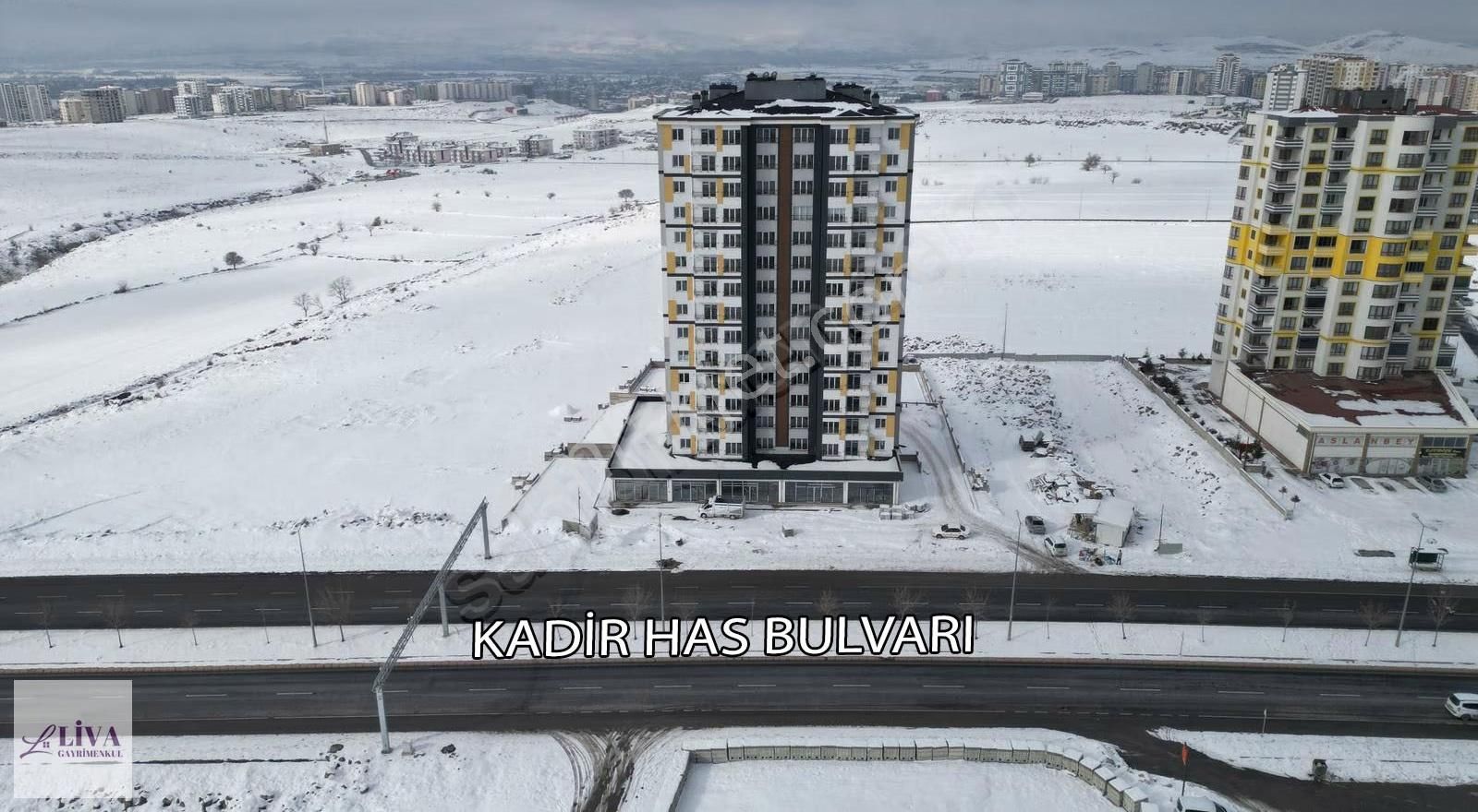 Liva'dan Bahçelievler Serkentte Sıfır 4+1 Ön Cephe Lüks Daireler - Görsel 26