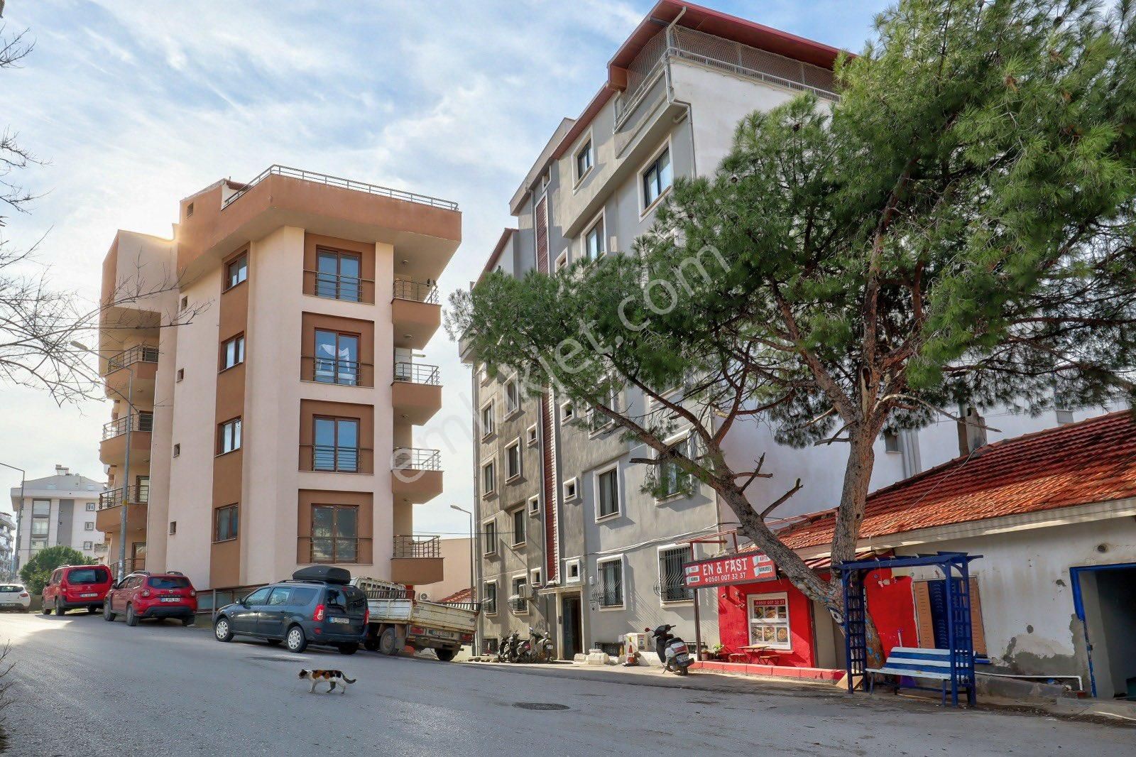 Dikili Merkezde, Bahçe Kullanımlı Ve Geniş Mutfaklı 2+1 Daire - Görsel 27