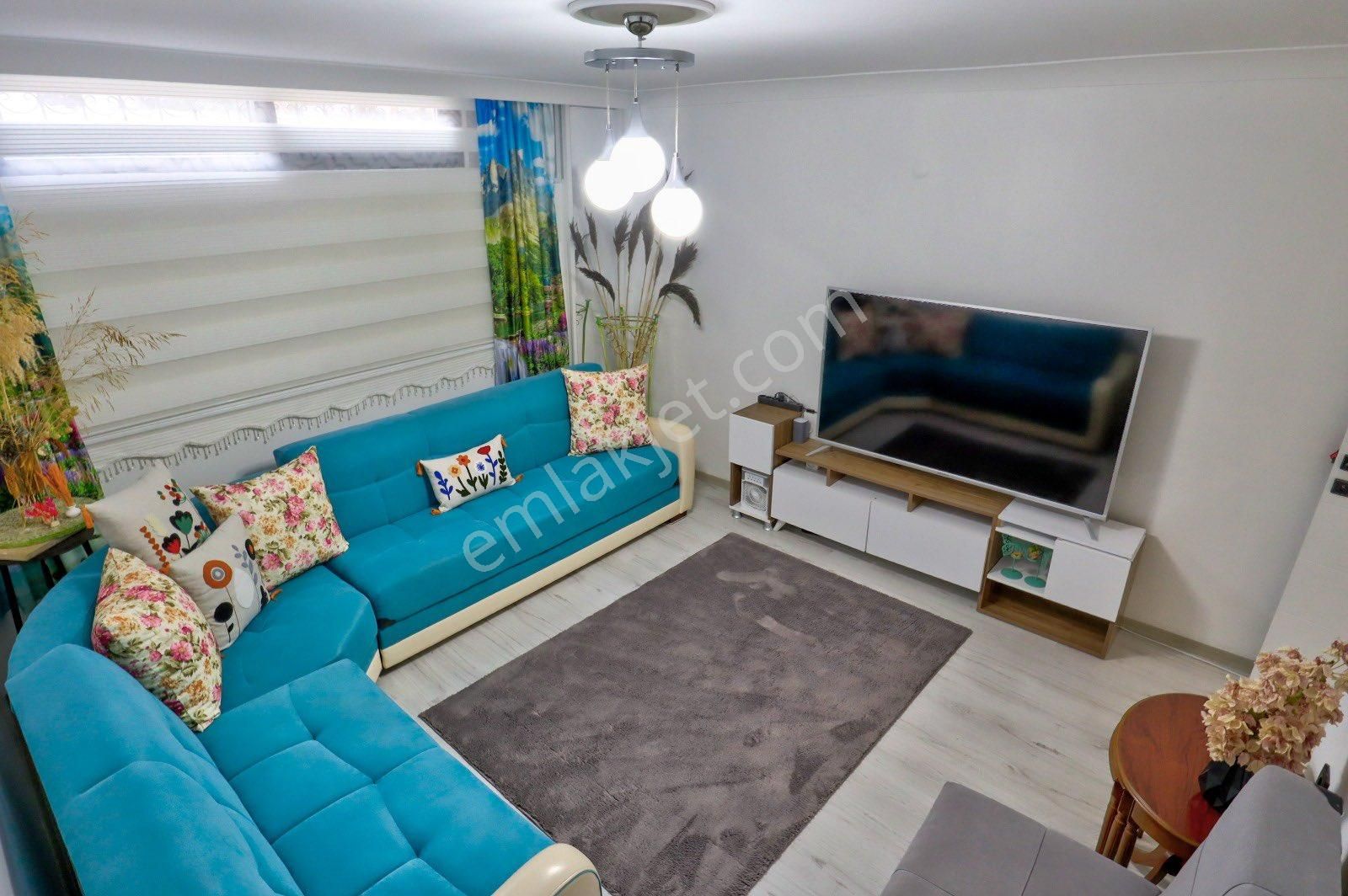 Dikili Merkezde, Bahçe Kullanımlı Ve Geniş Mutfaklı 2+1 Daire - Görsel 14