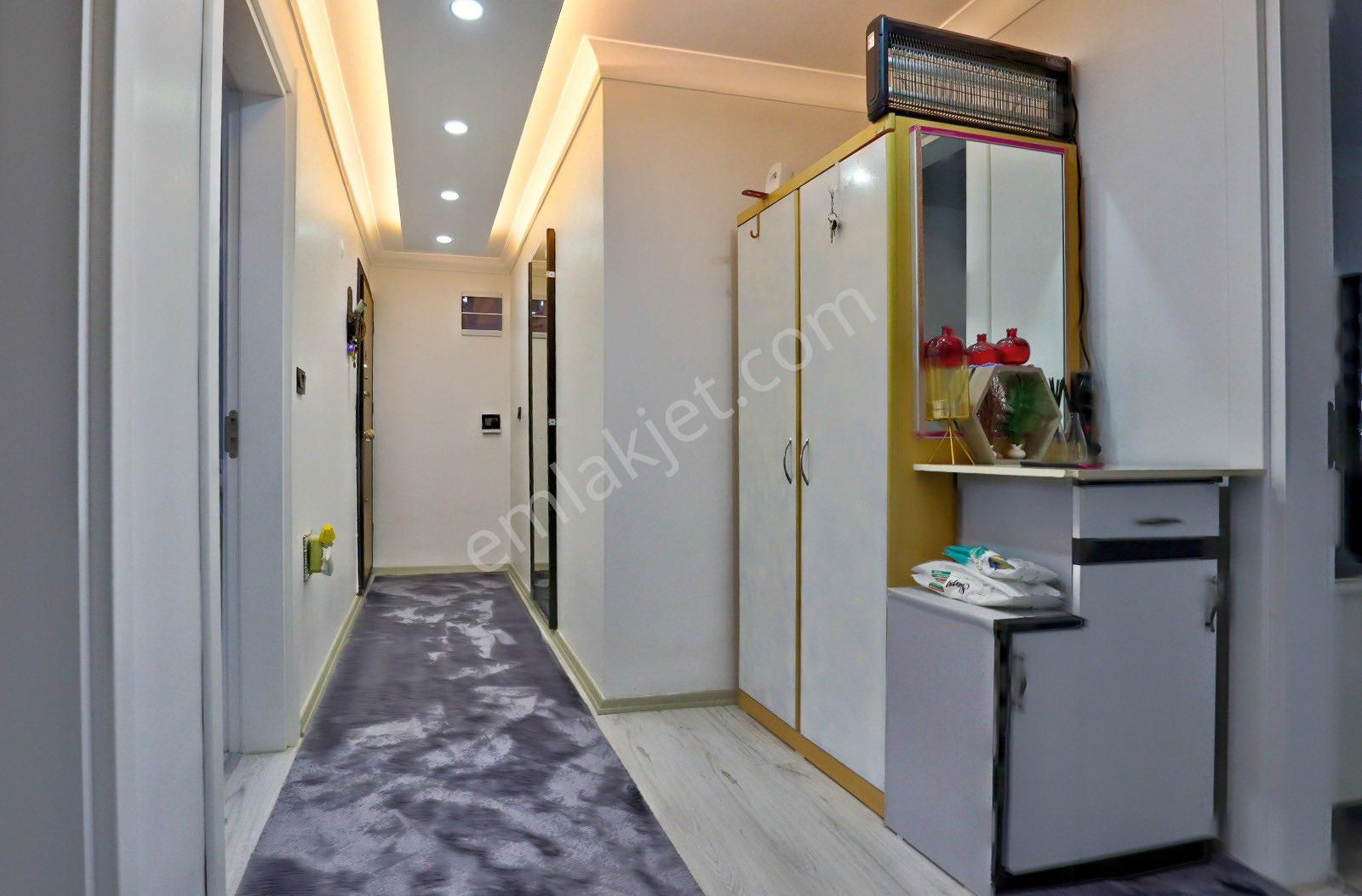 Dikili Merkezde, Bahçe Kullanımlı Ve Geniş Mutfaklı 2+1 Daire - Görsel 20