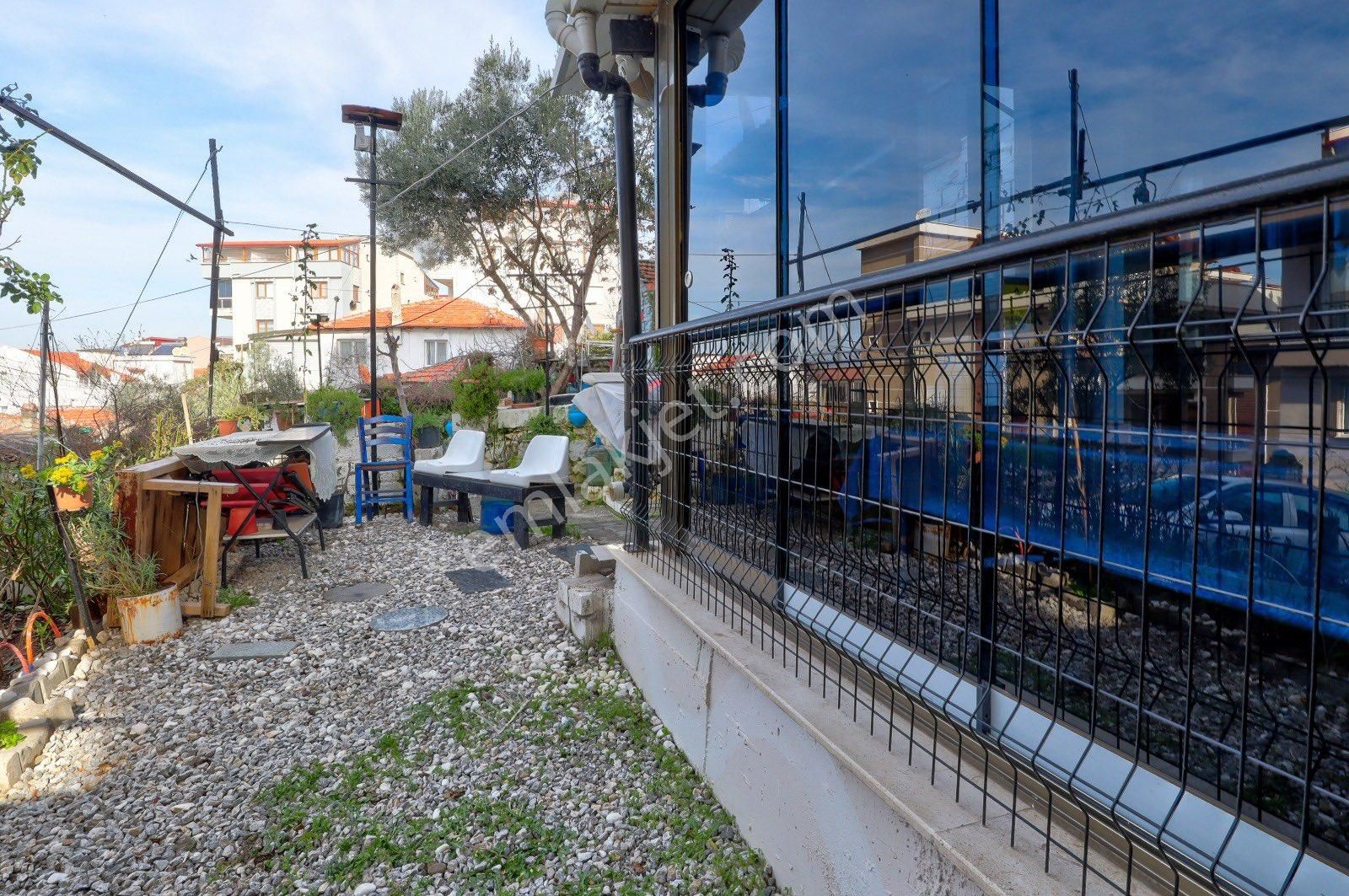 Dikili Merkezde, Bahçe Kullanımlı Ve Geniş Mutfaklı 2+1 Daire - Görsel 10