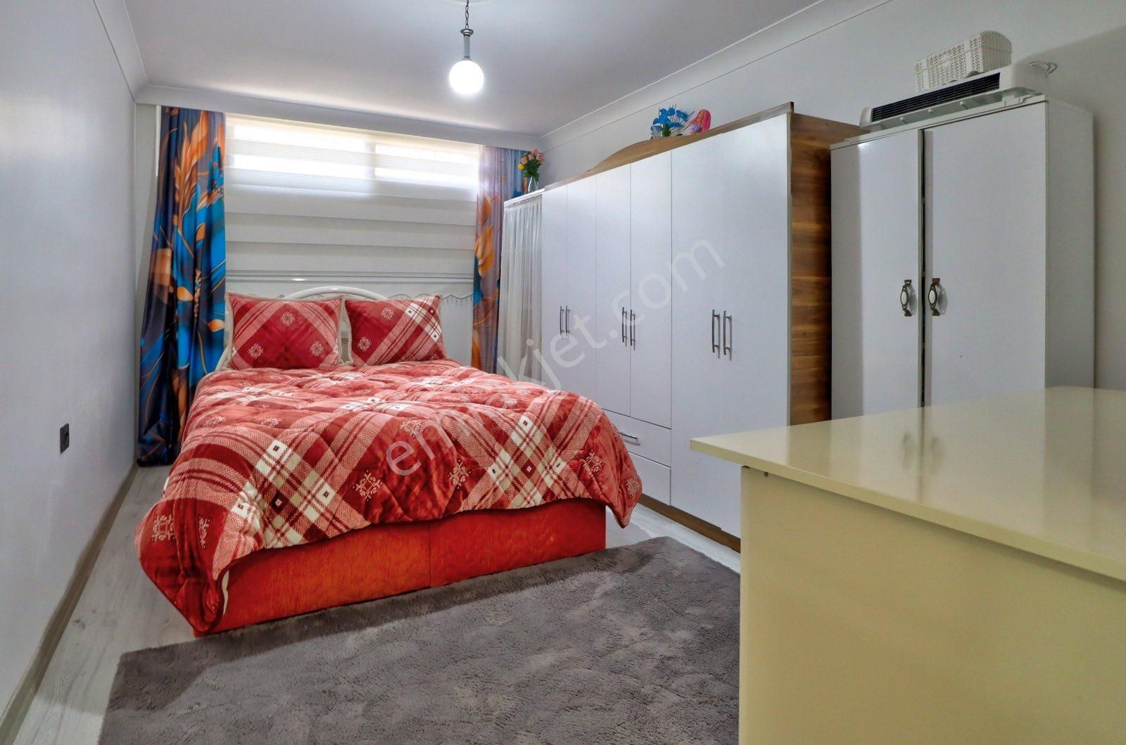 Dikili Merkezde, Bahçe Kullanımlı Ve Geniş Mutfaklı 2+1 Daire - Görsel 21