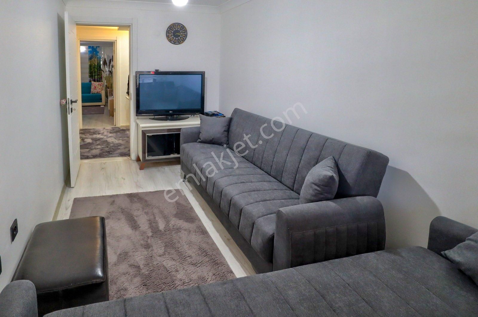 Dikili Merkezde, Bahçe Kullanımlı Ve Geniş Mutfaklı 2+1 Daire - Görsel 19