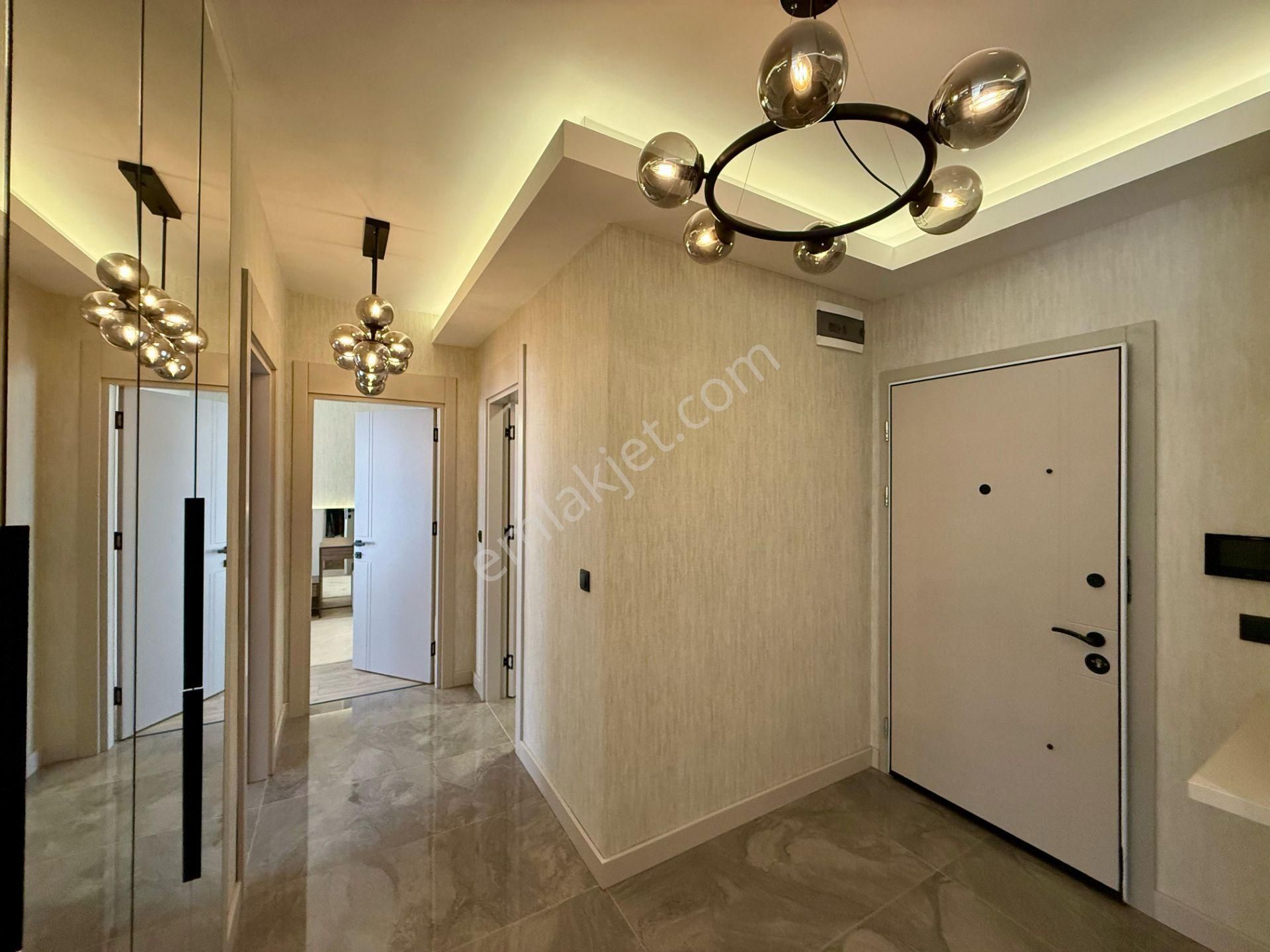 Pursaklar Mehmet Zengin Emlak'tan Otoparklı Asansörlü 9.kat 2+1 Lüks Sitede Daire - Görsel 28