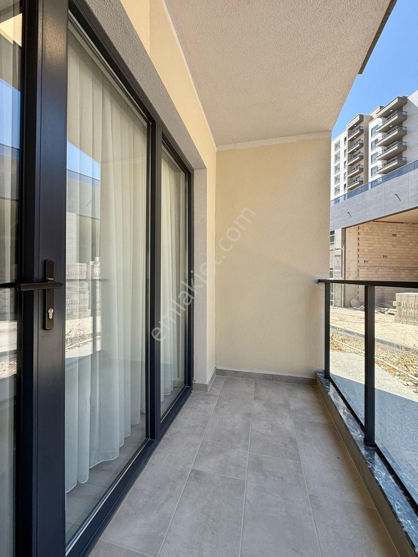 Pursaklar Mehmet Zengin Emlak'tan Otoparklı Asansörlü 9.kat 2+1 Lüks Sitede Daire - Görsel 19