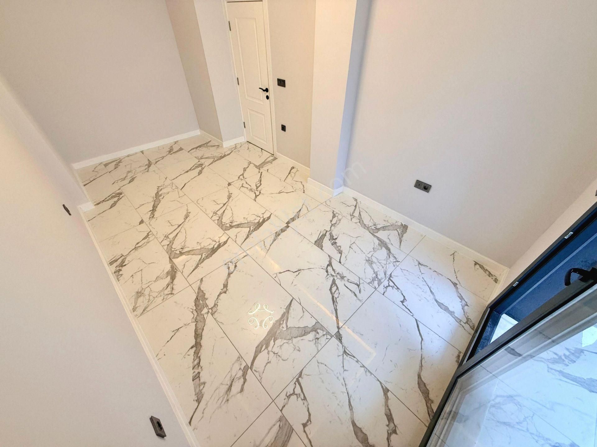 🔴 Güç Gayrimenkul'den Akçay'da Ön Cephe Ara Kat Cam Balkonlu Lüx 1+1 Daire - Görsel 13